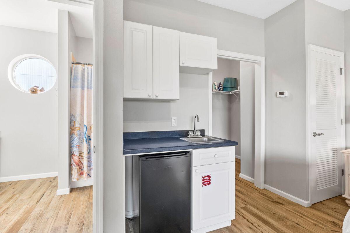 BEACH POINTE T/H - Residential