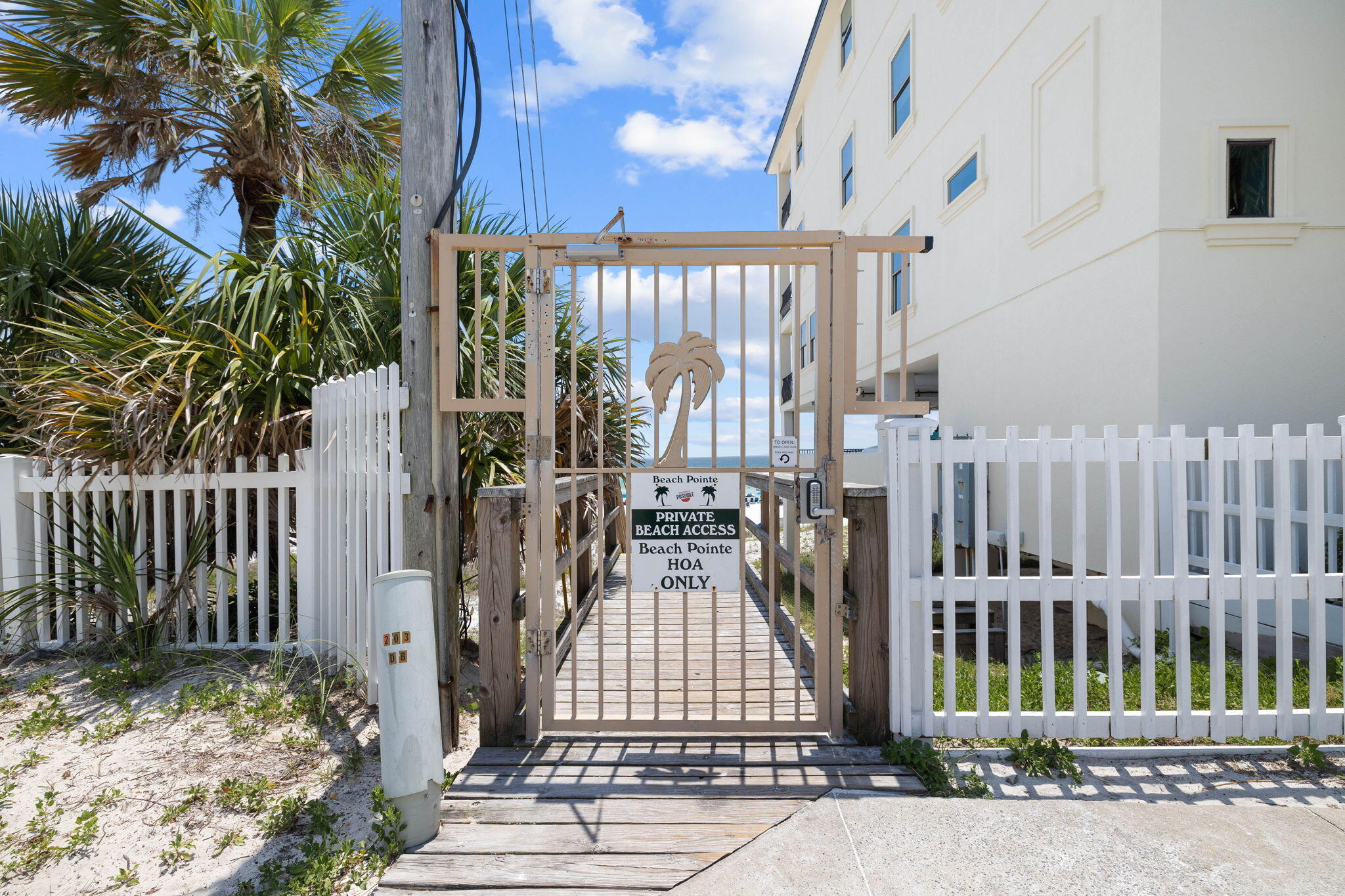 BEACH POINTE T/H - Residential