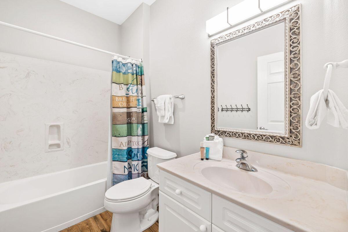 BEACH POINTE T/H - Residential