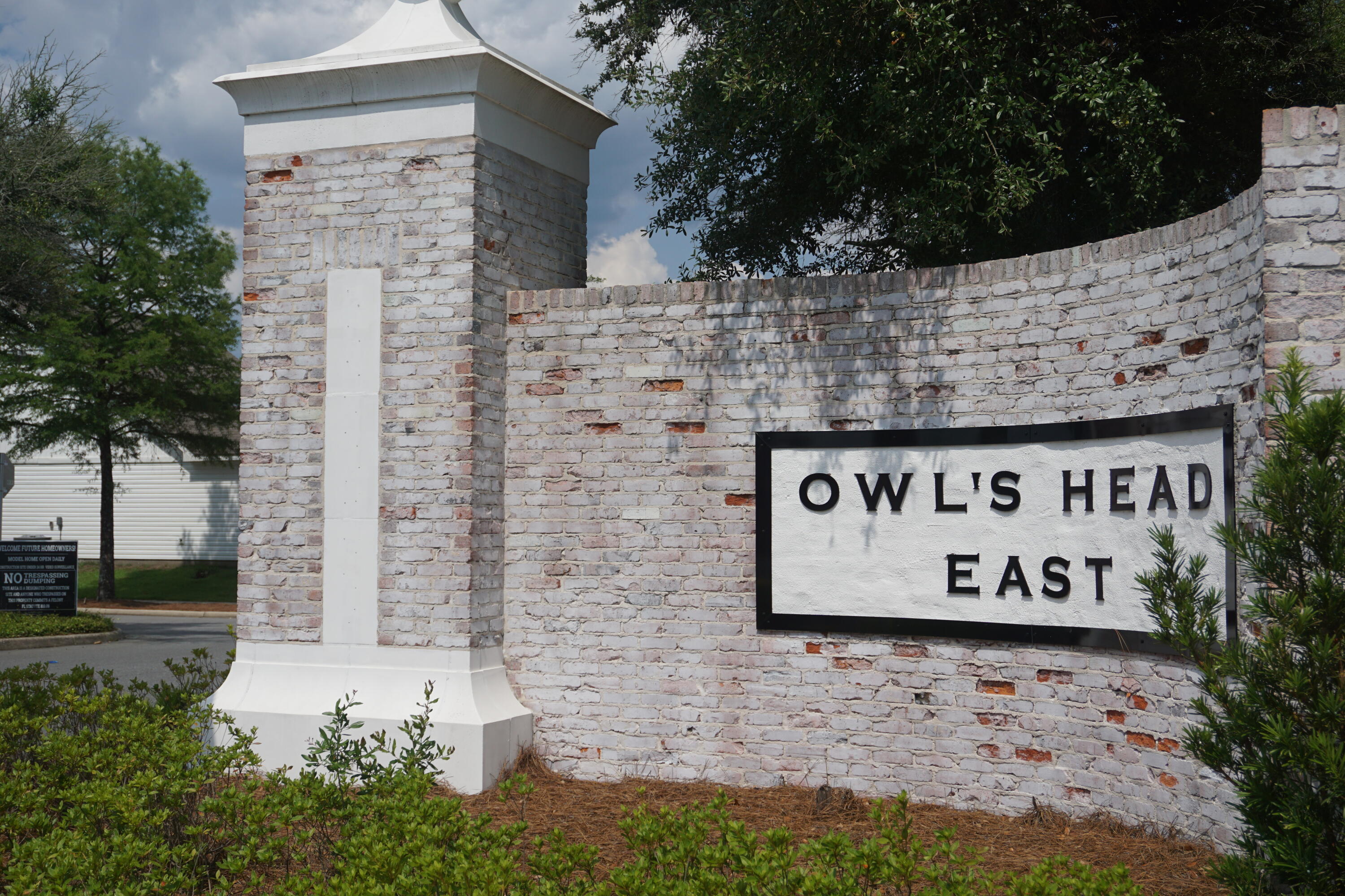Owl's Head East - Land