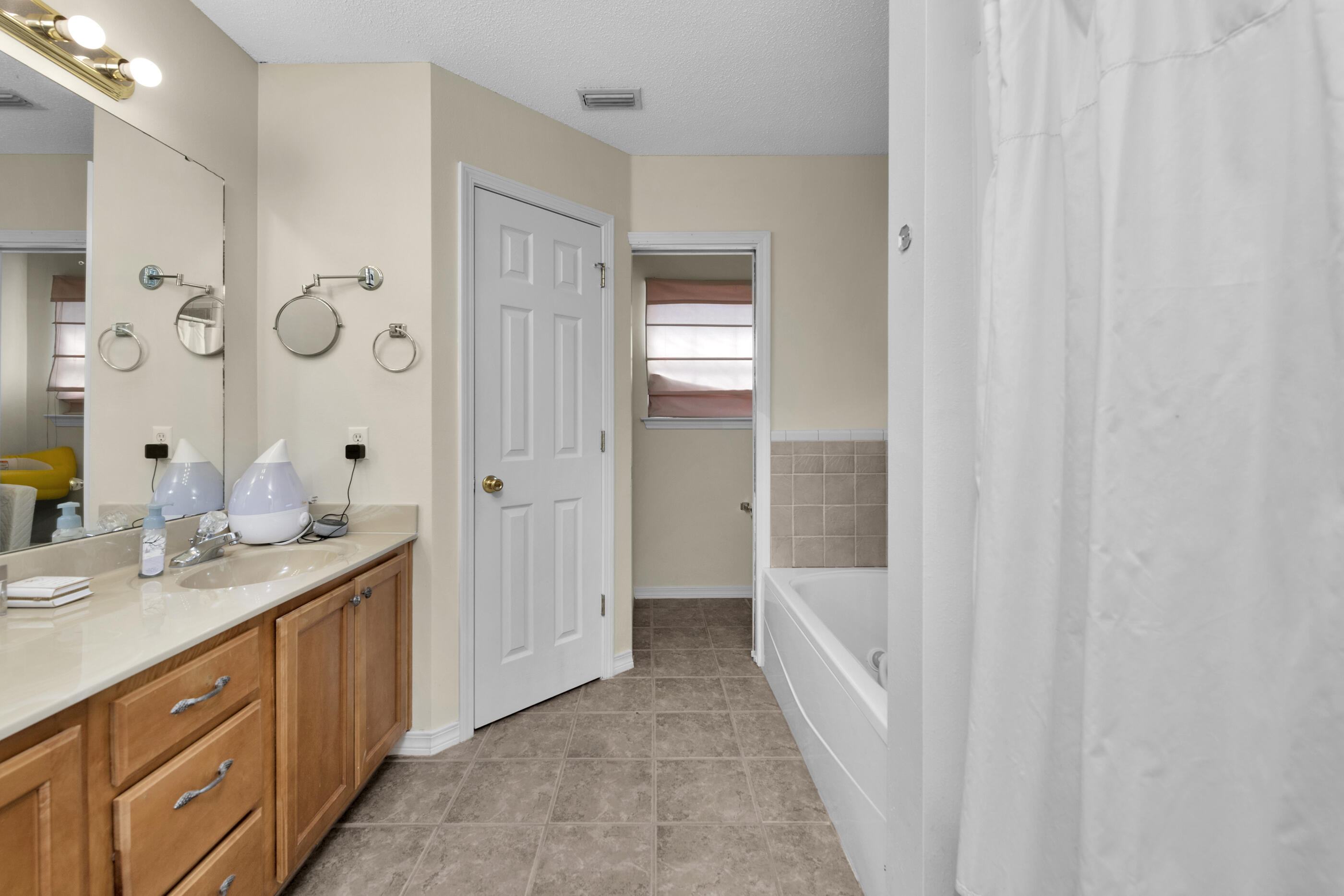 OAK PARK ESTATES 1ST ADD BLK A LOT 6 - Residential