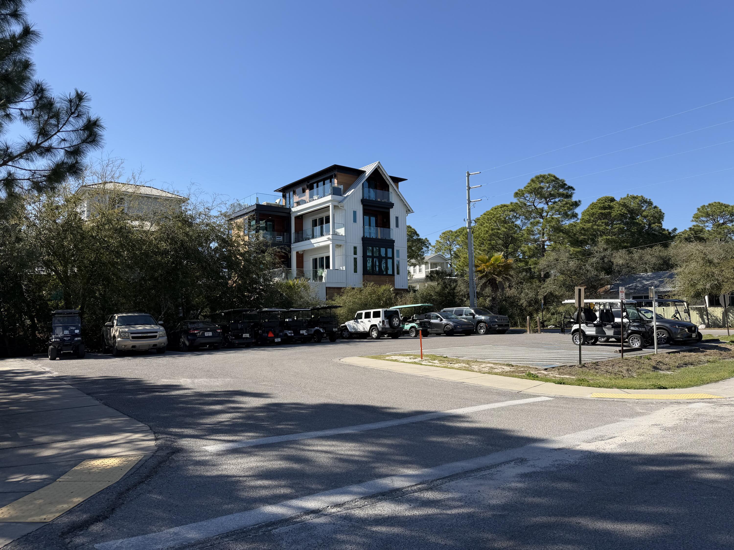 COTTAGES AT EASTERN LAKE - Residential