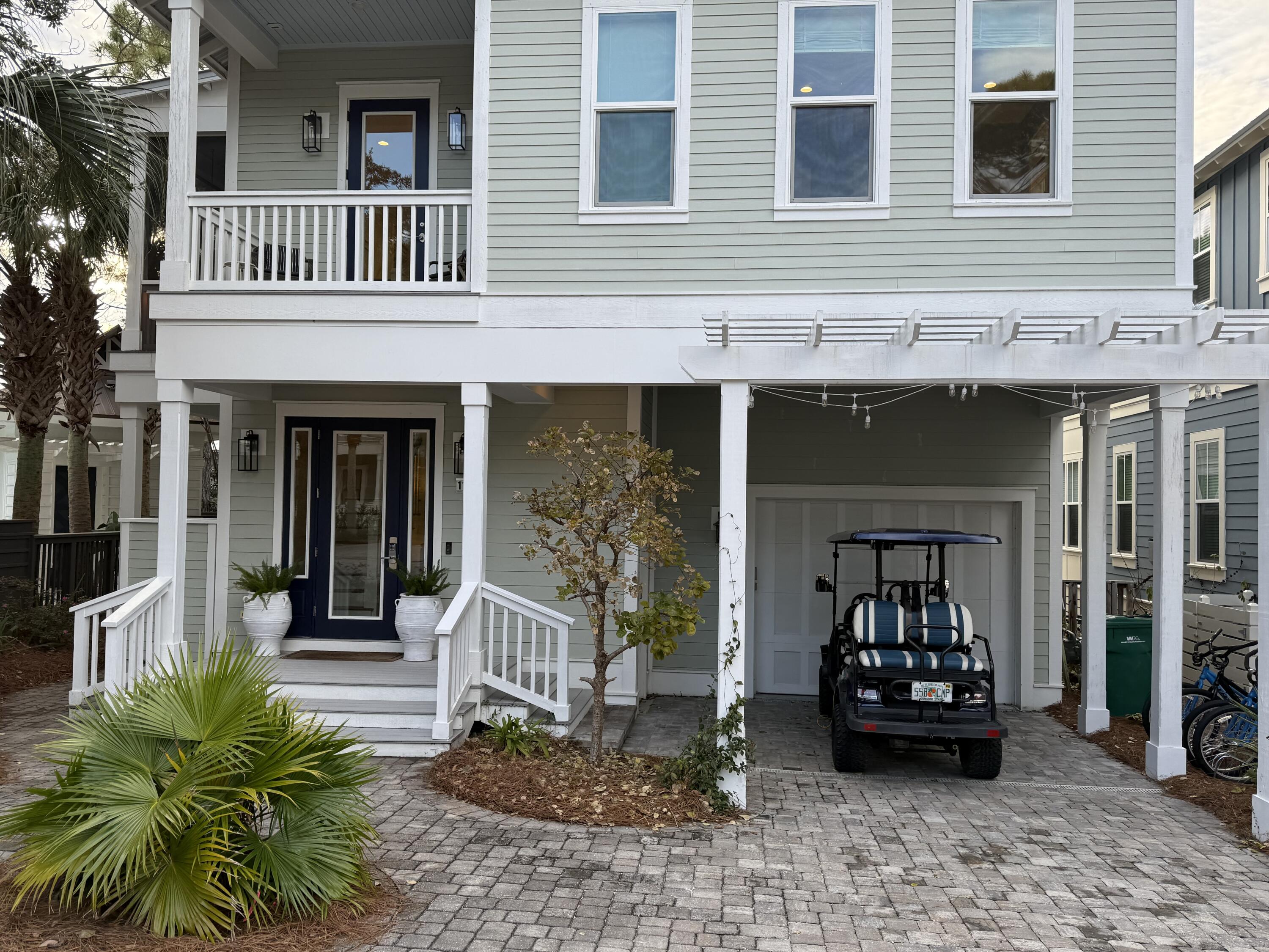 COTTAGES AT EASTERN LAKE - Residential