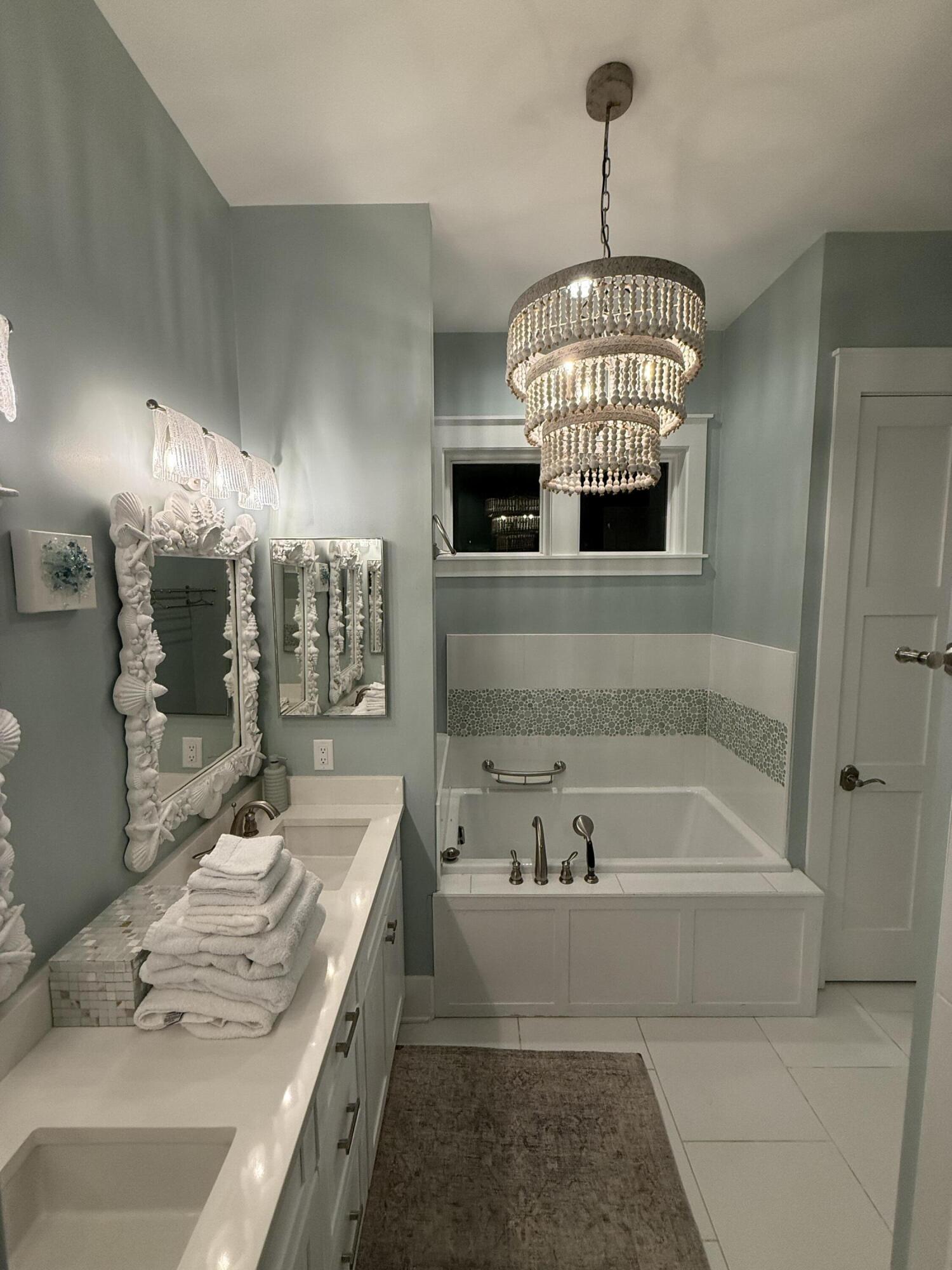 COTTAGES AT EASTERN LAKE - Residential