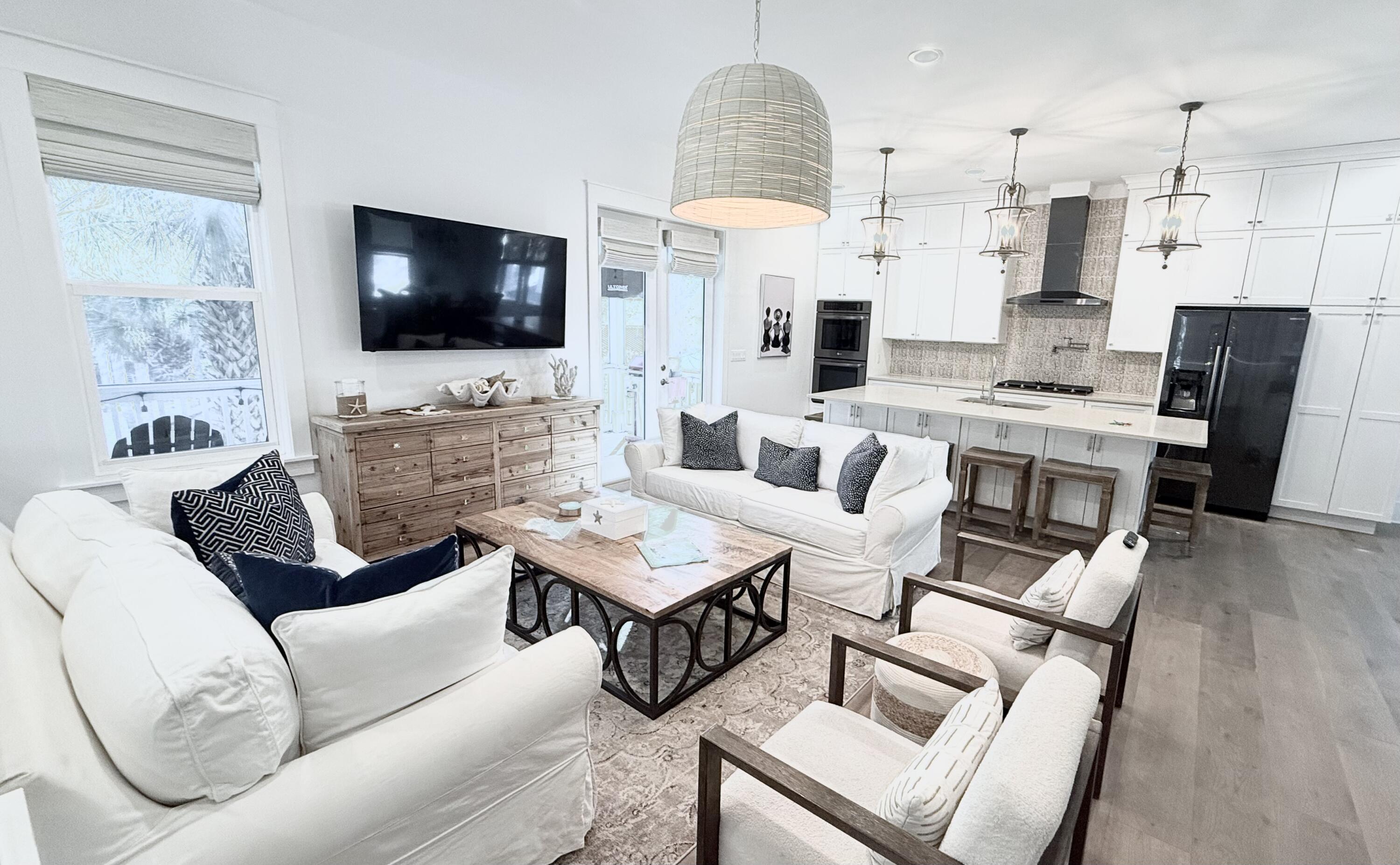 COTTAGES AT EASTERN LAKE - Residential