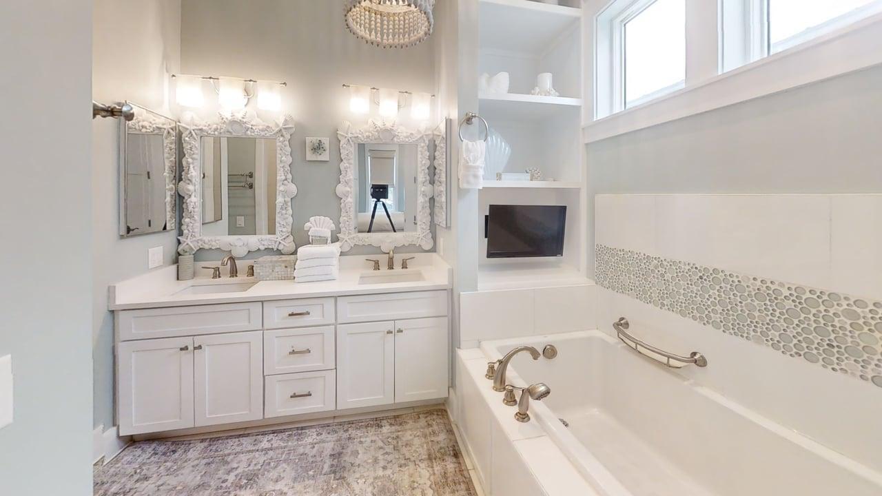 COTTAGES AT EASTERN LAKE - Residential