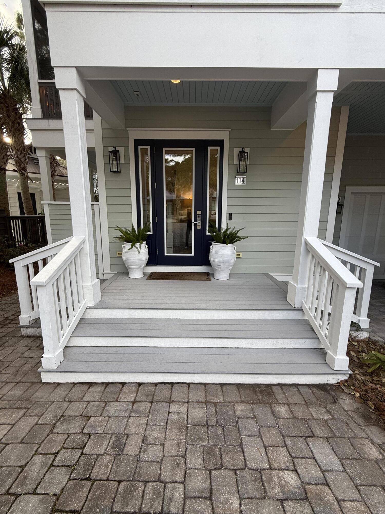 COTTAGES AT EASTERN LAKE - Residential