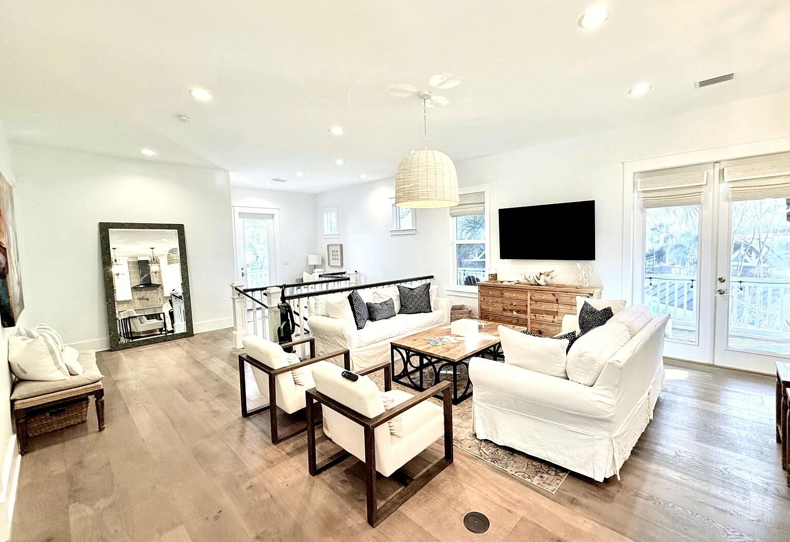 COTTAGES AT EASTERN LAKE - Residential