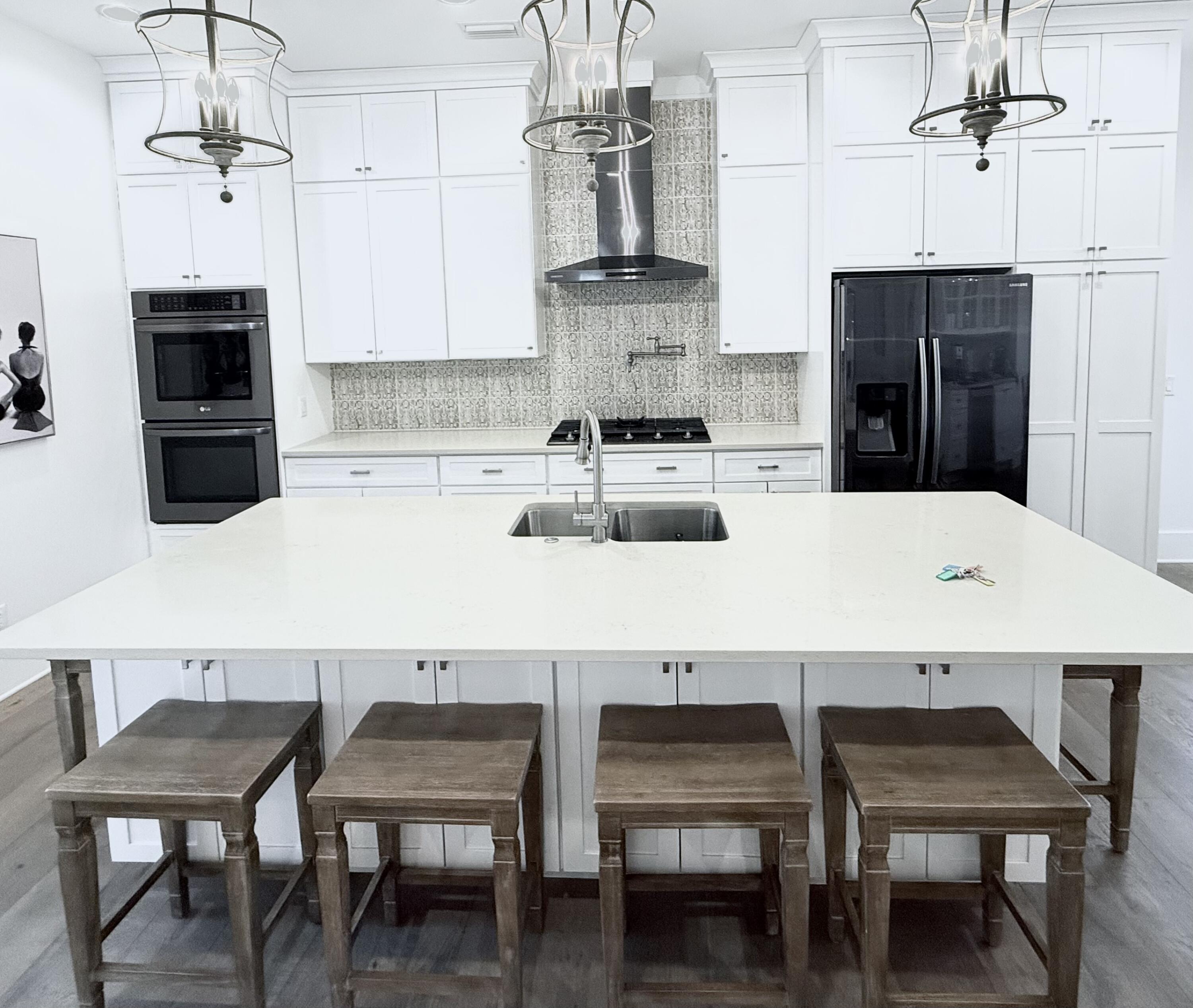 COTTAGES AT EASTERN LAKE - Residential