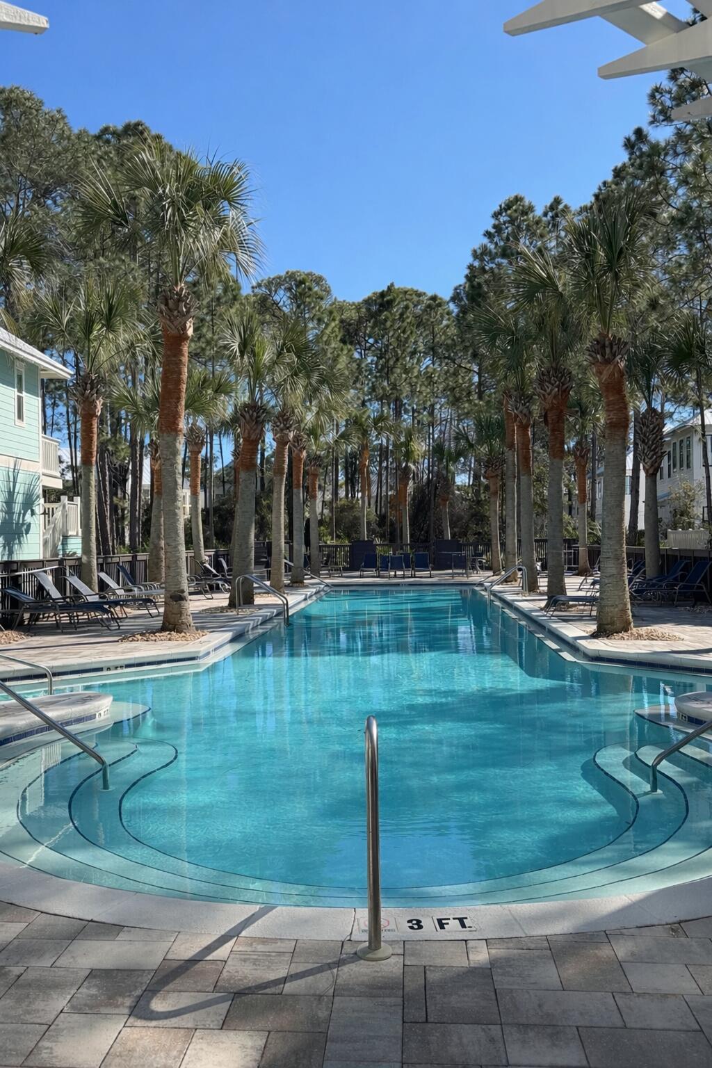 COTTAGES AT EASTERN LAKE - Residential