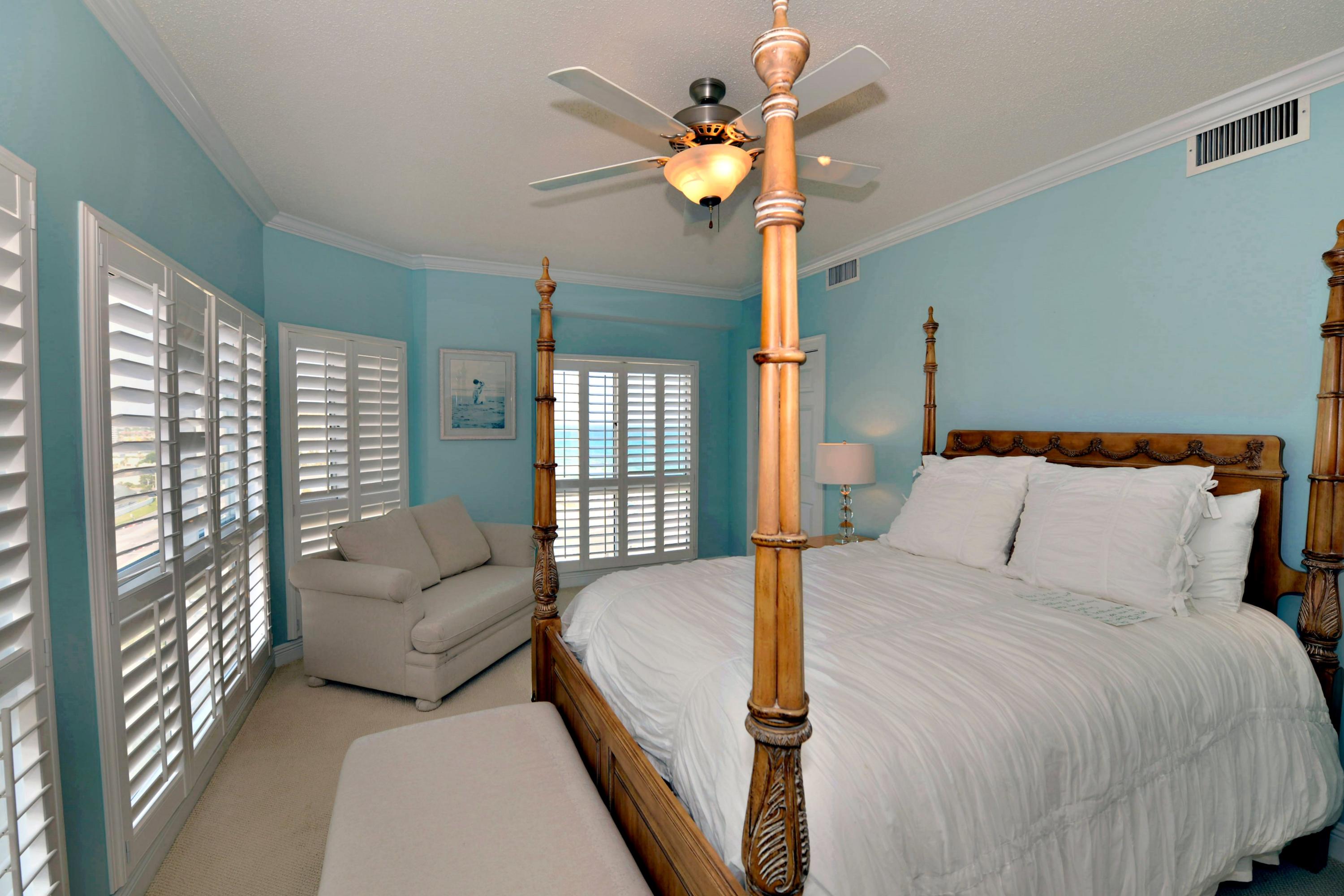 HOLIDAY ISLE TOWERS CONDO - Residential