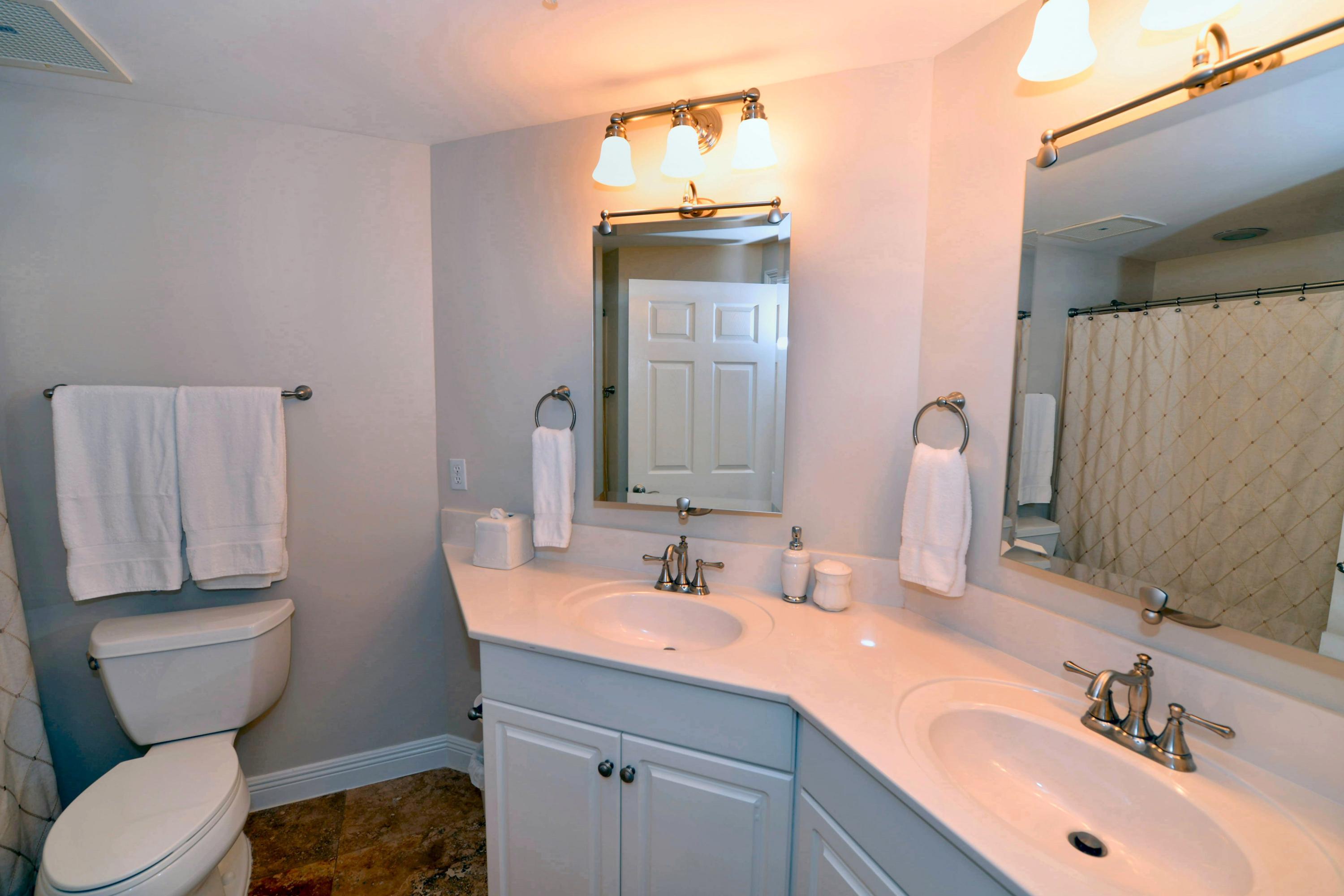 HOLIDAY ISLE TOWERS CONDO - Residential