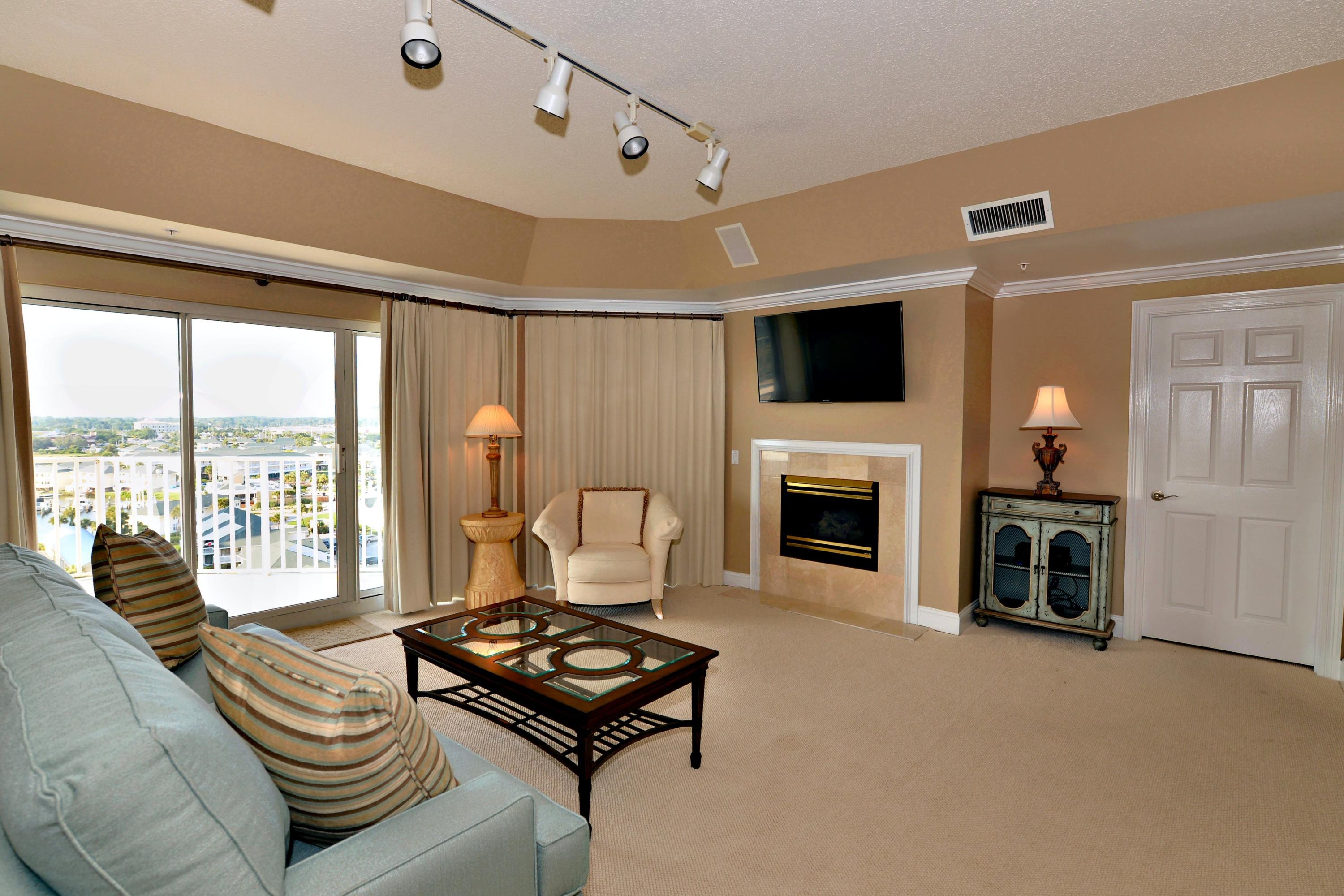 HOLIDAY ISLE TOWERS CONDO - Residential