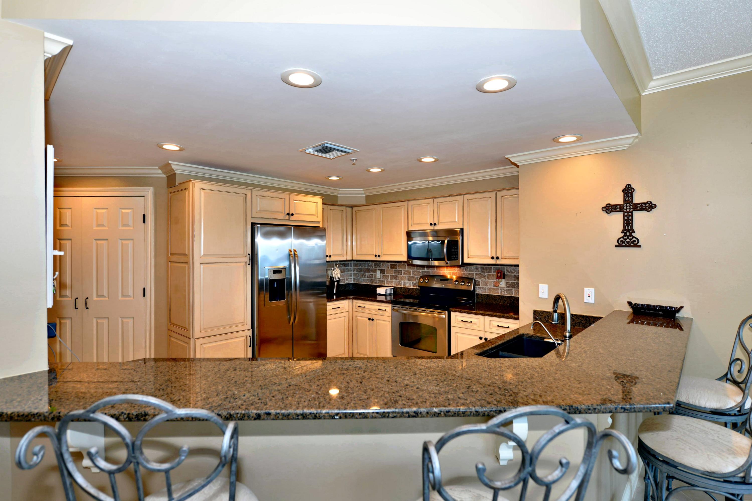 HOLIDAY ISLE TOWERS CONDO - Residential