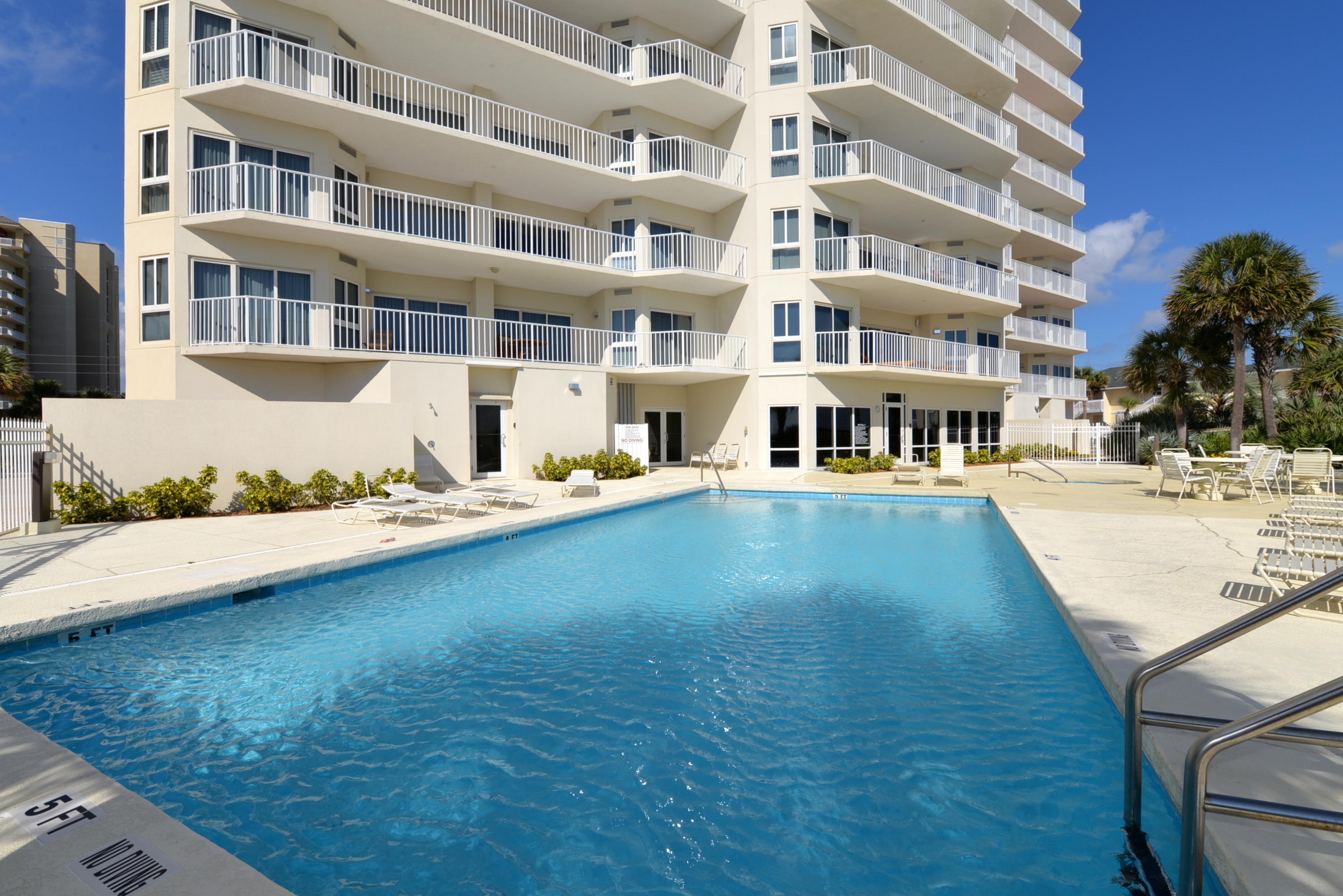 HOLIDAY ISLE TOWERS CONDO - Residential