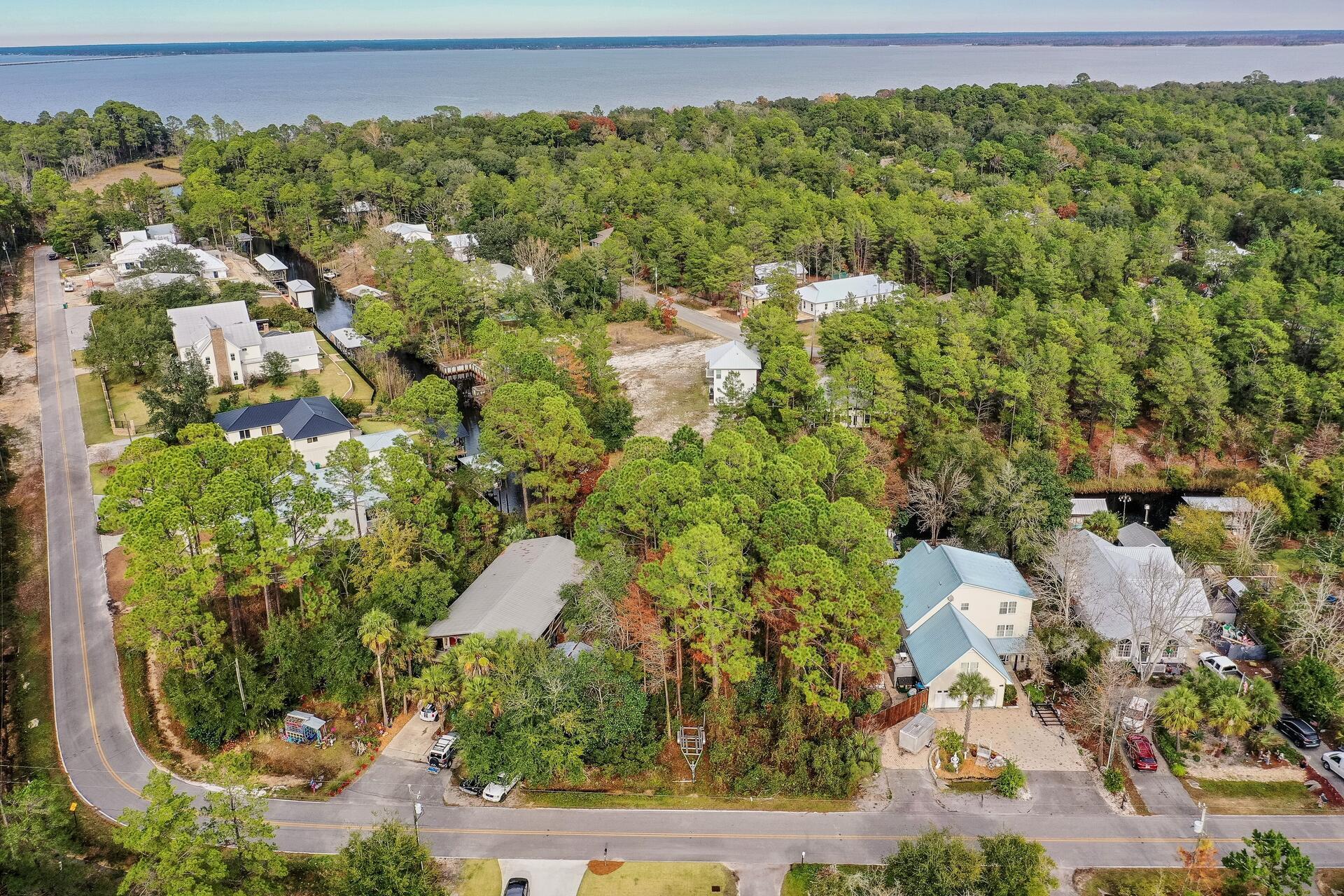 DAUGHETTES AMENDED - Land