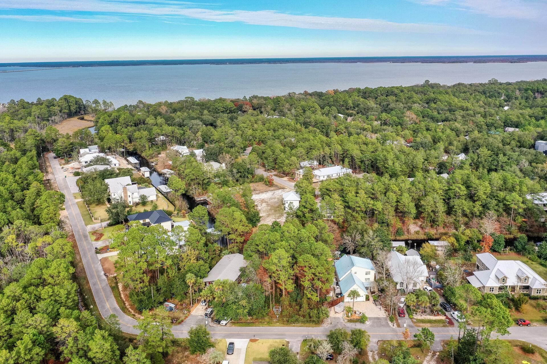 DAUGHETTES AMENDED - Land