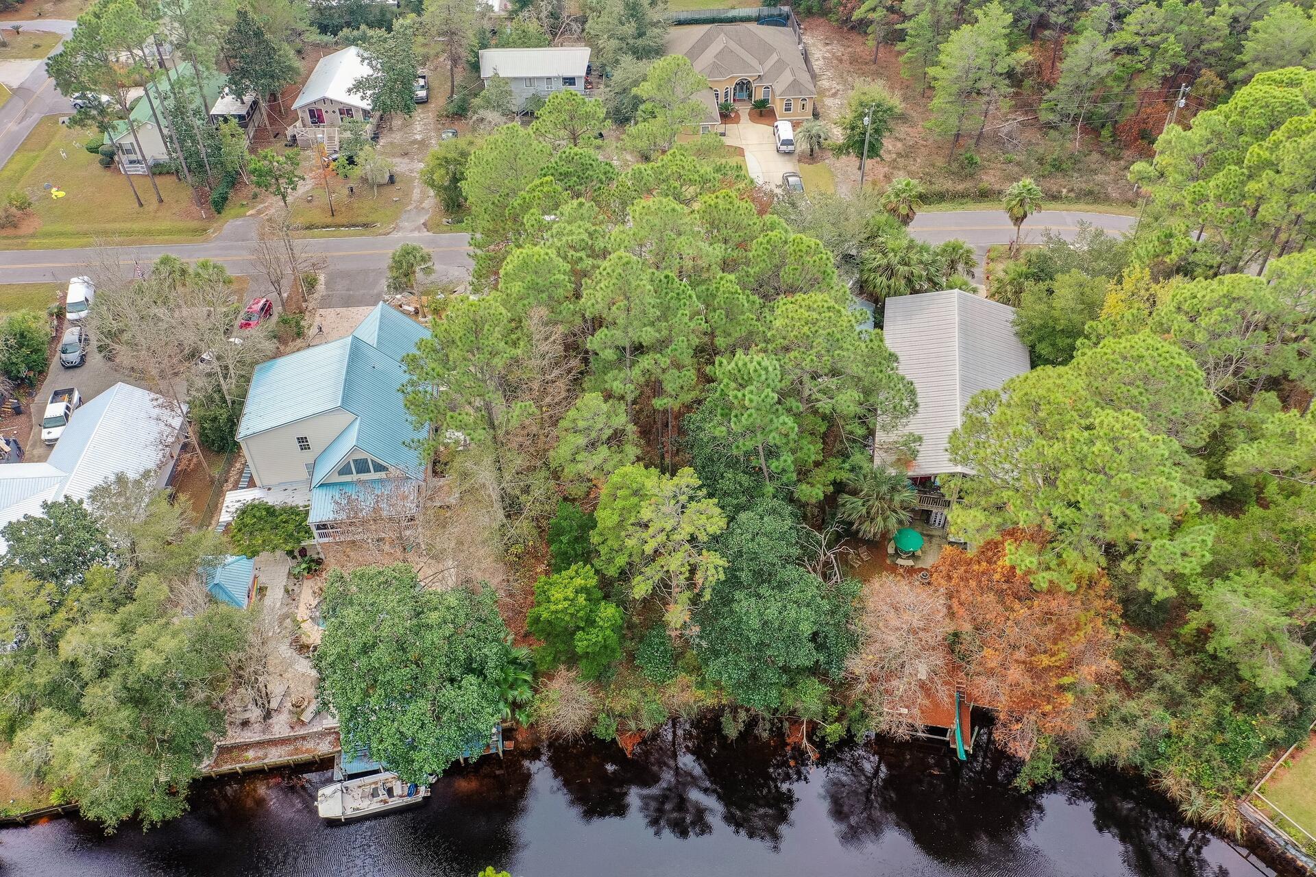 DAUGHETTES AMENDED - Land