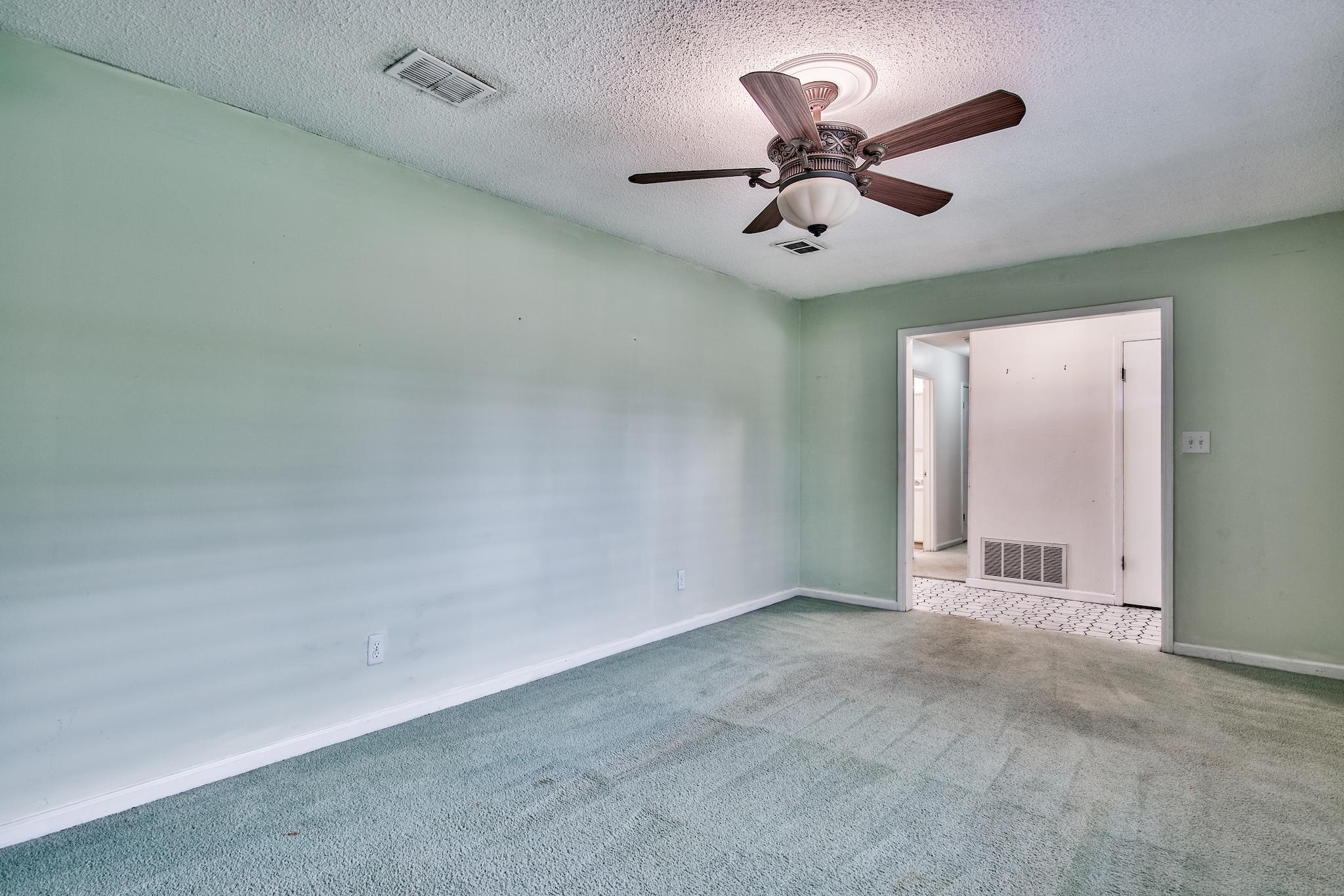 EAU CLAIRE ESTATES - Residential