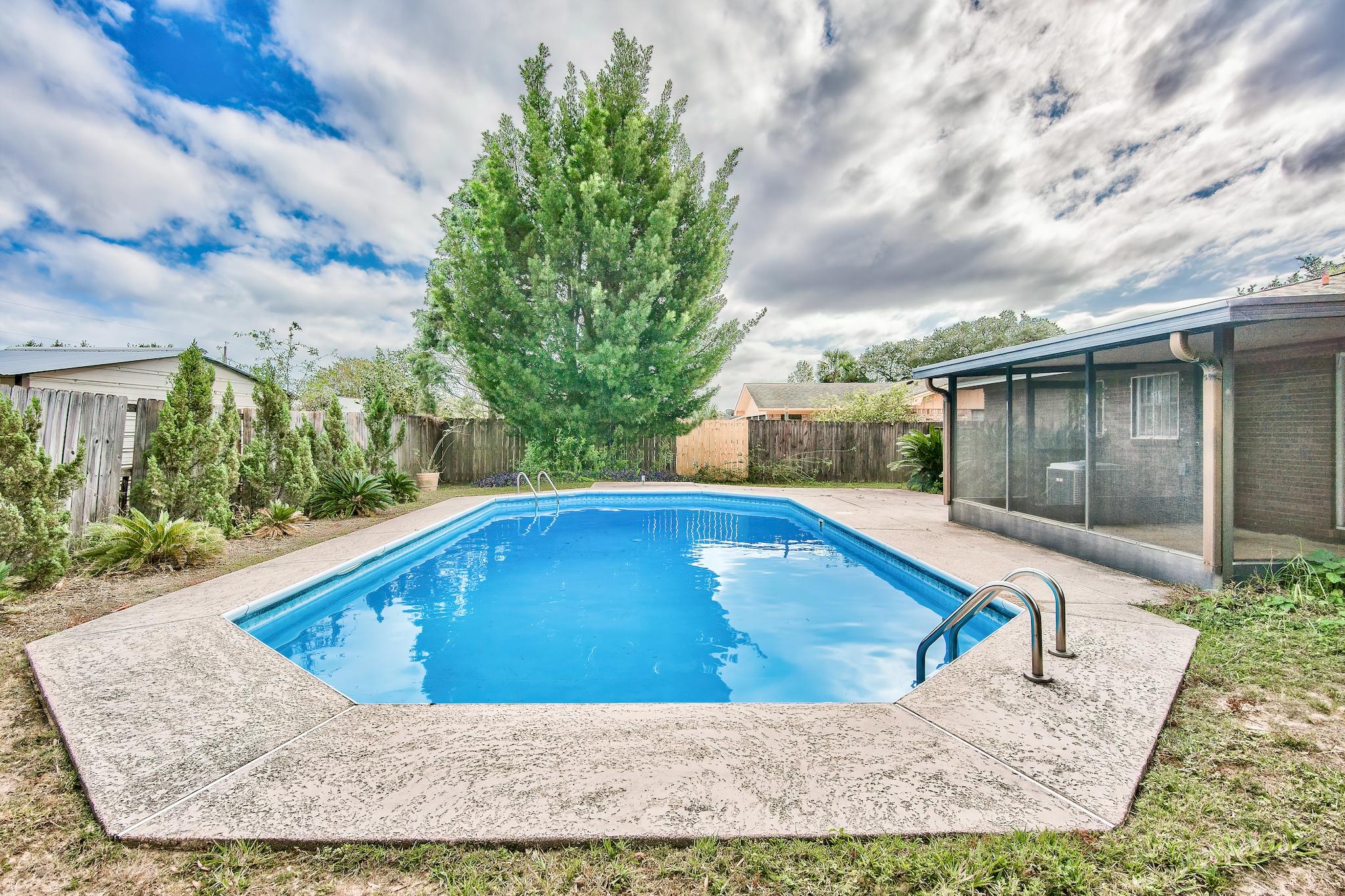 EAU CLAIRE ESTATES - Residential