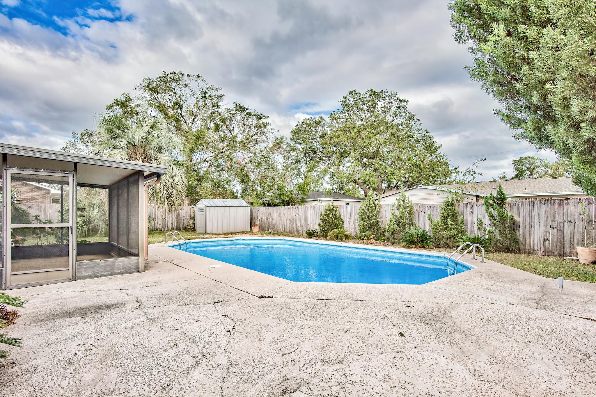 EAU CLAIRE ESTATES - Residential