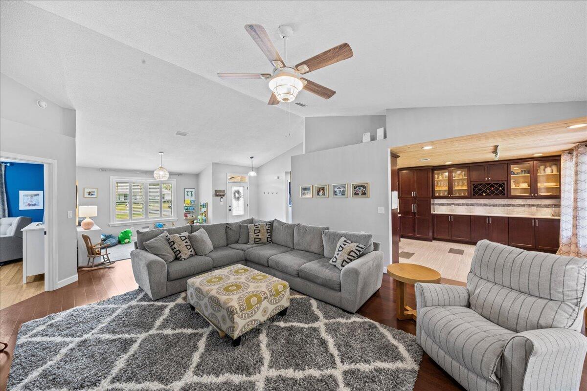 RAINTREE ESTATES - Residential