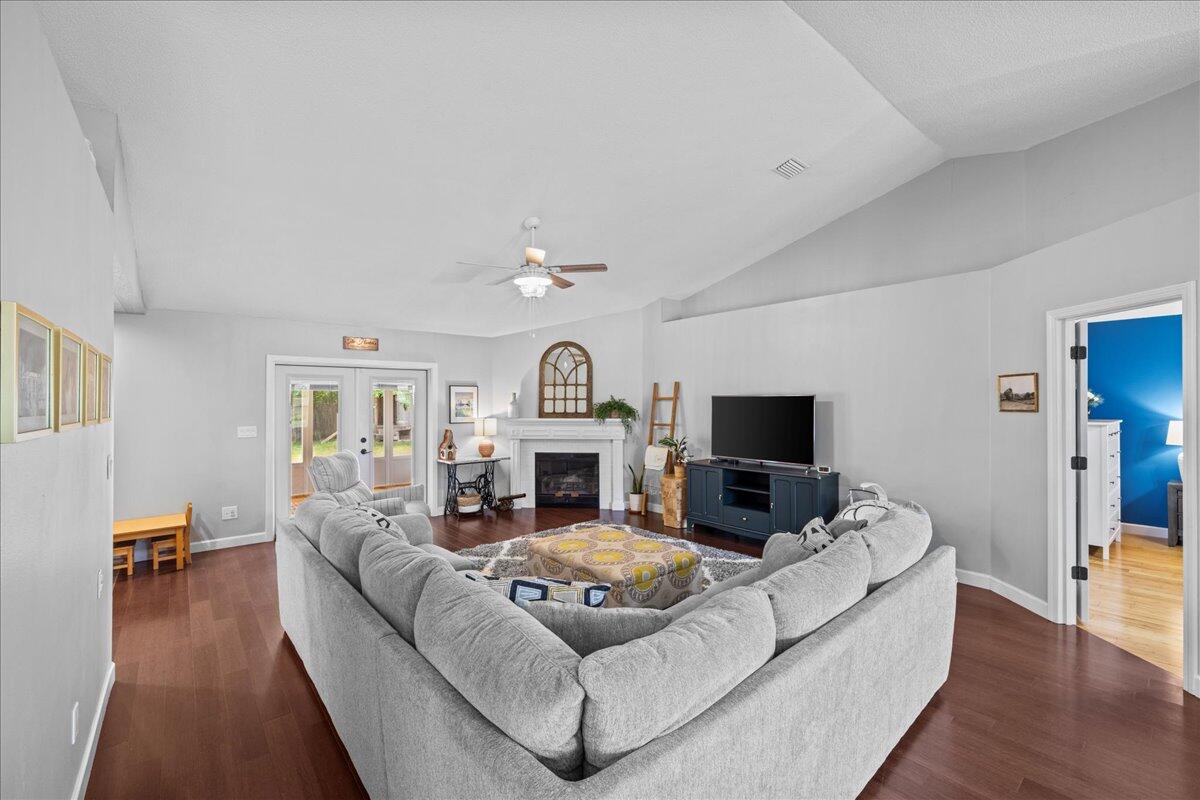 RAINTREE ESTATES - Residential