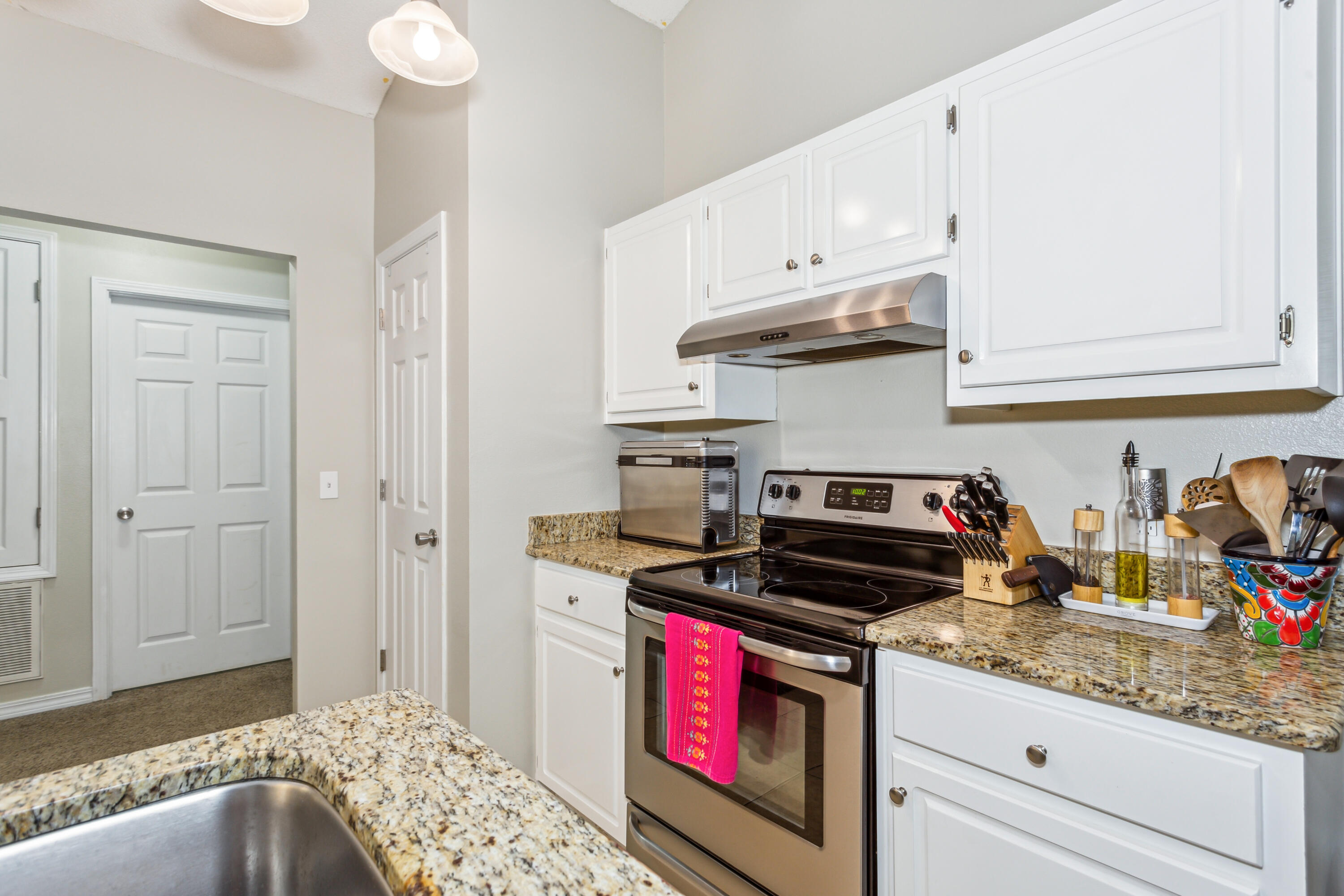HOLLEY BY THE SEA - Residential
