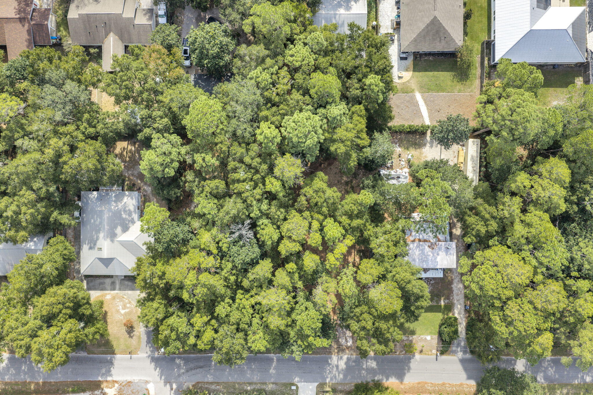 DAUGHETTES AMENDED - Land