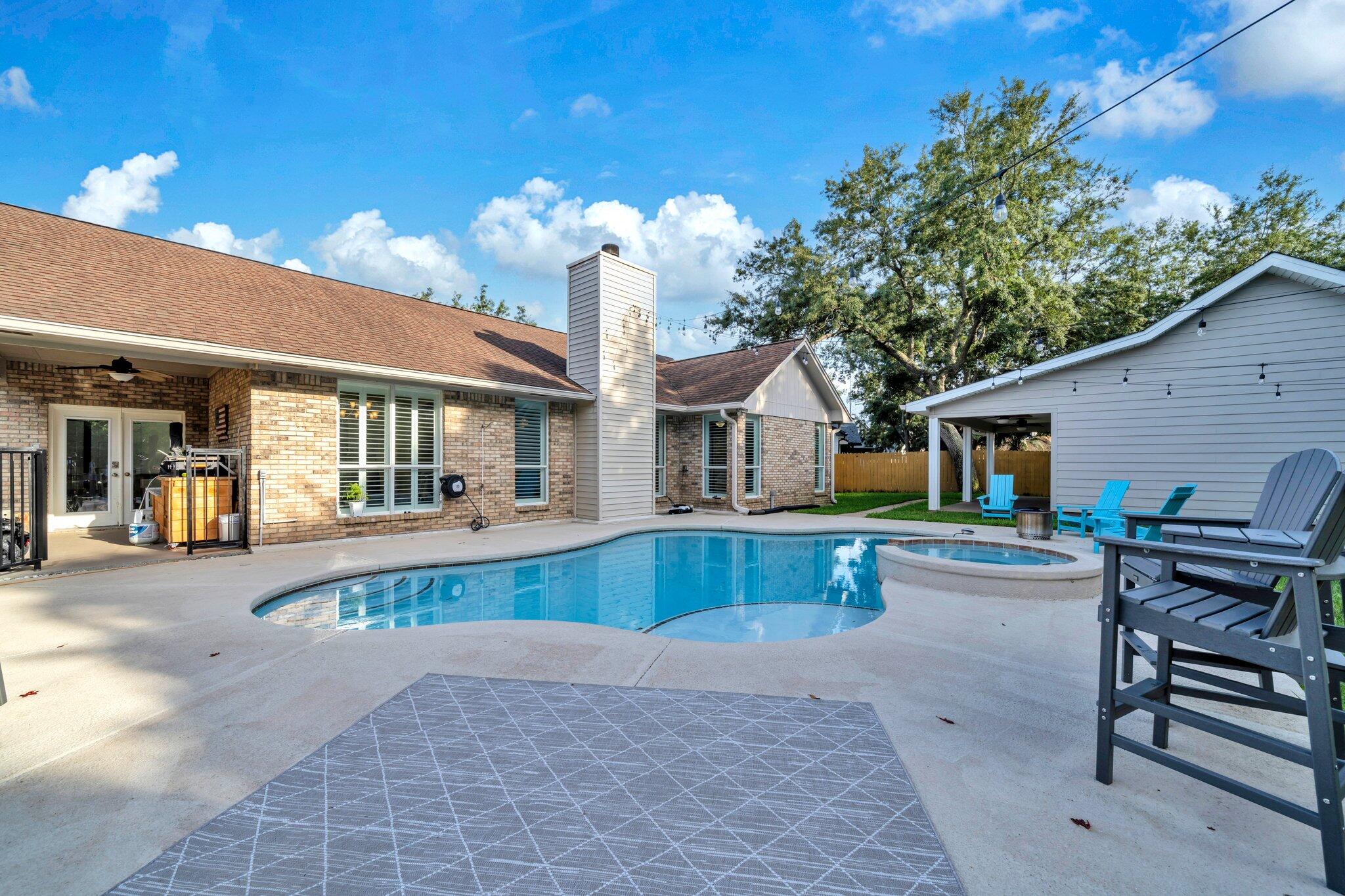 RIDGE WOOD MANOR - Residential