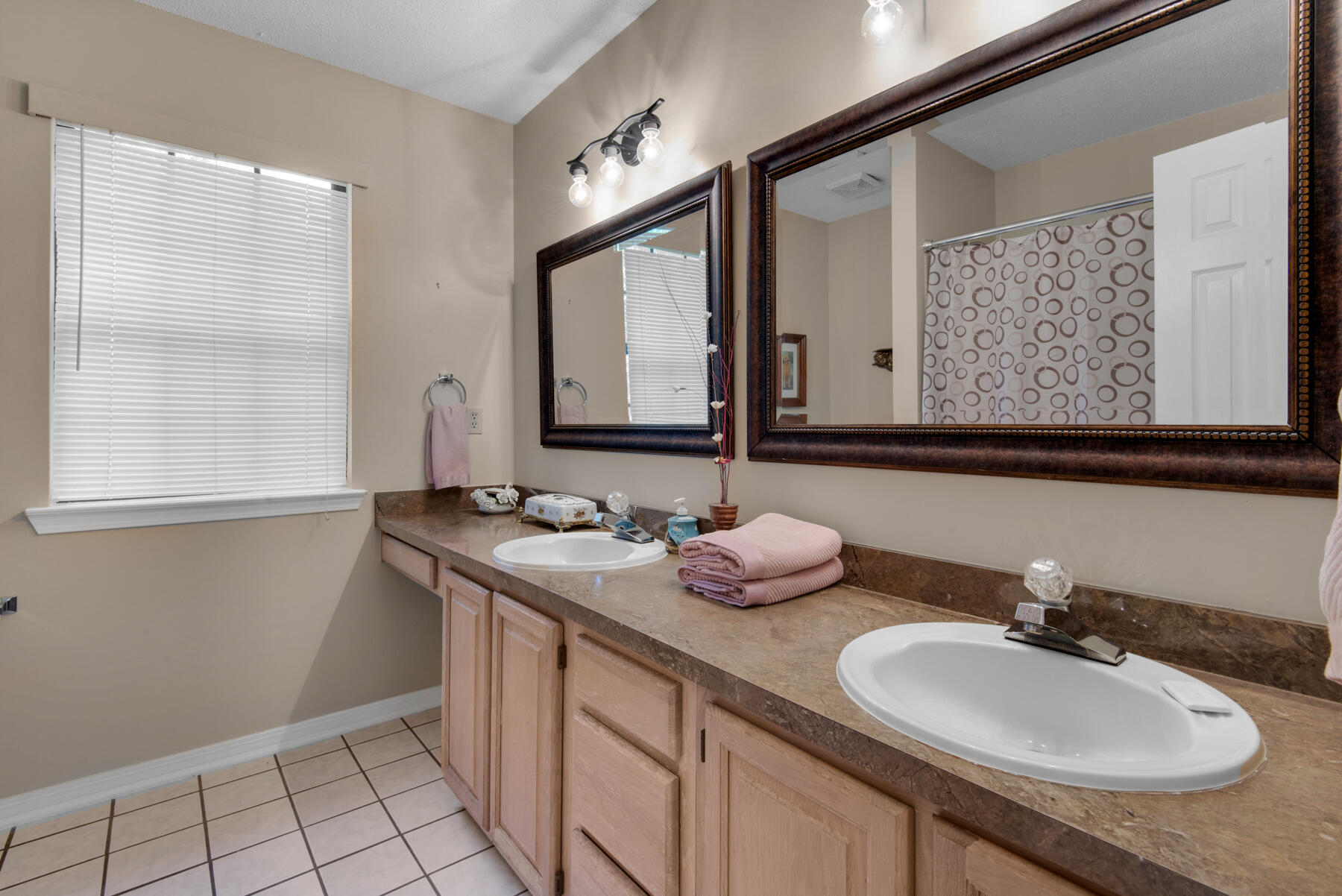 EDGEWATER VILLAGE - Residential