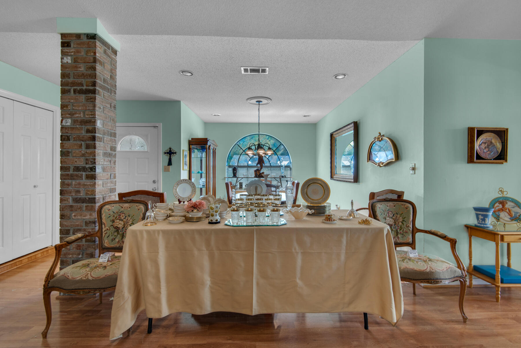 EDGEWATER VILLAGE - Residential