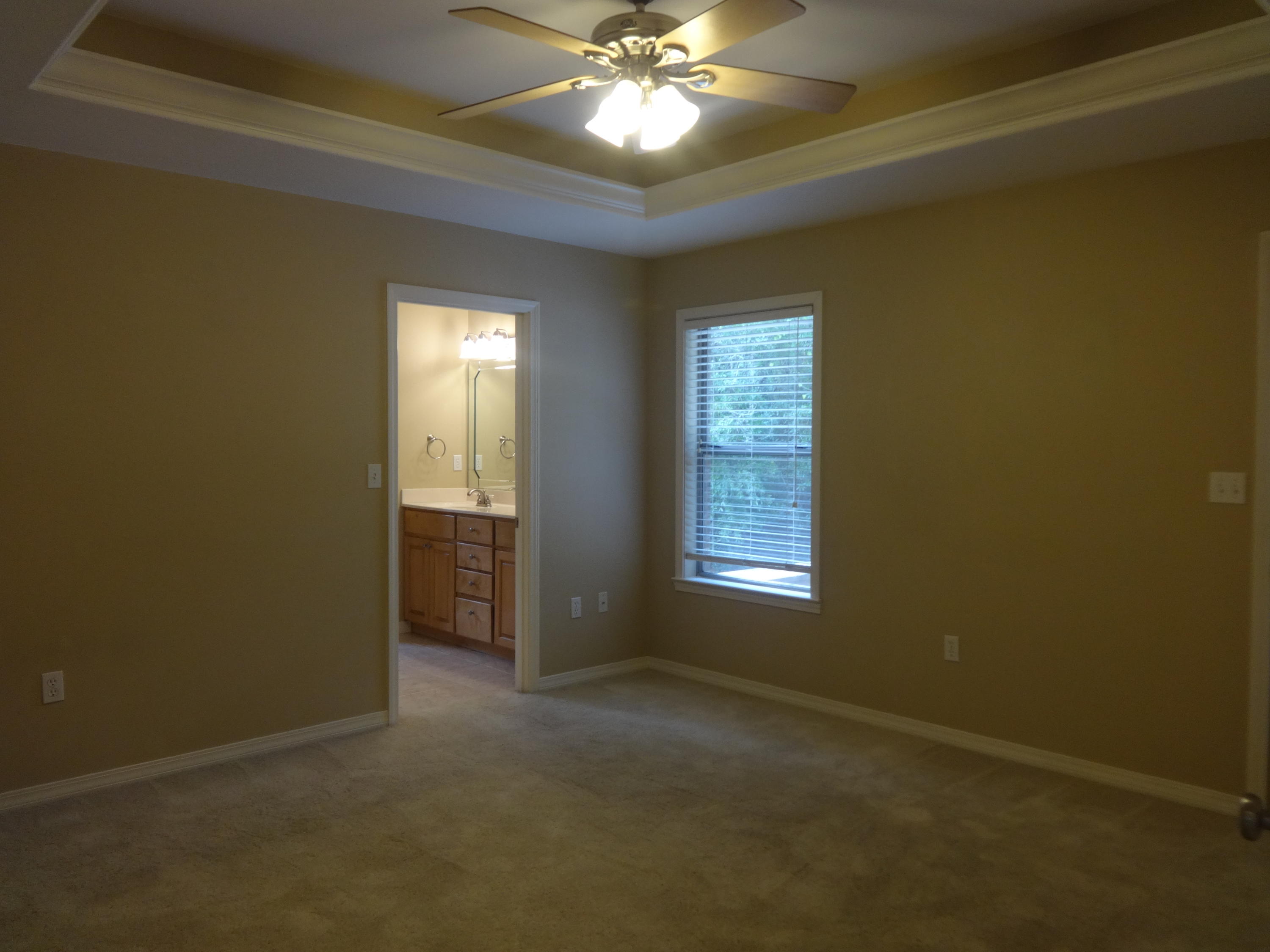 SPRING HOLLOW ESTATES - Residential Lease