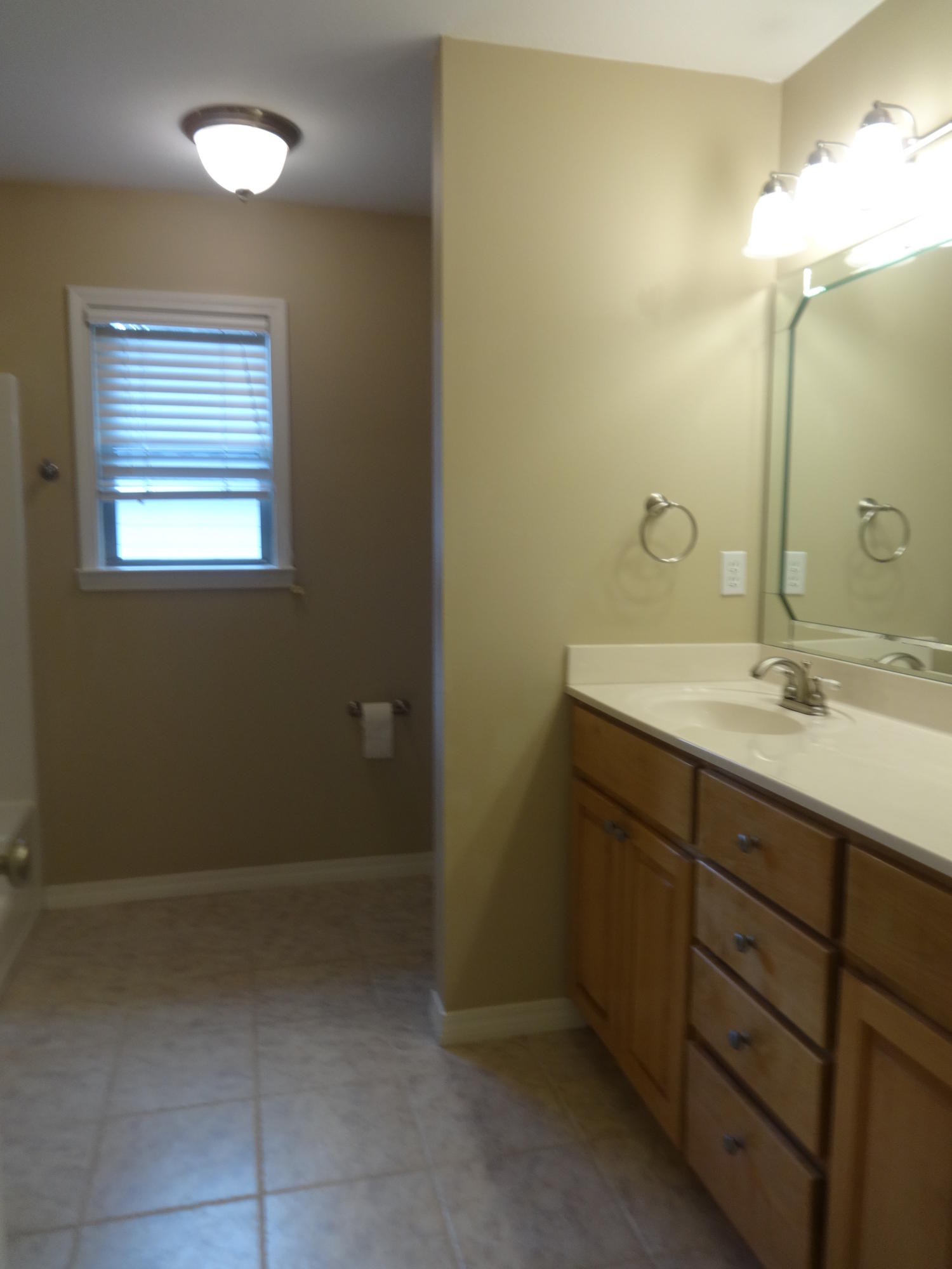 SPRING HOLLOW ESTATES - Residential Lease