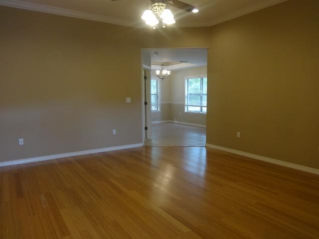 SPRING HOLLOW ESTATES - Residential Lease