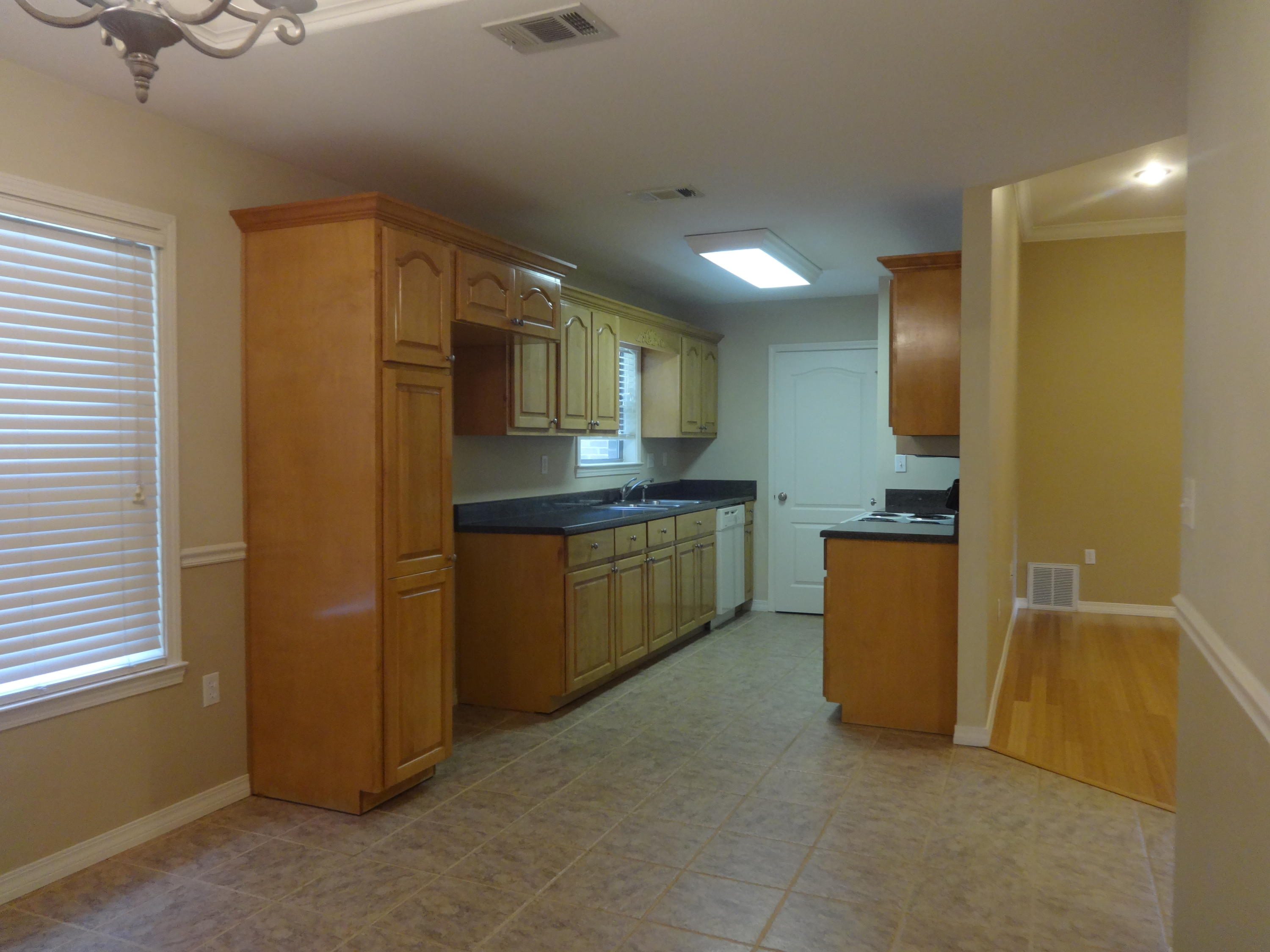 SPRING HOLLOW ESTATES - Residential Lease