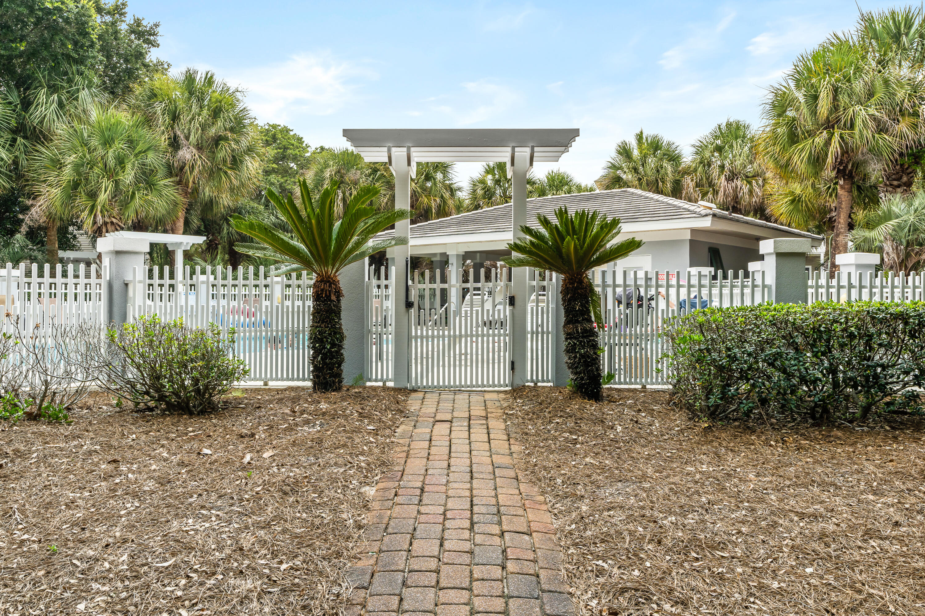 OLD FLORIDA COTTAGES - Residential
