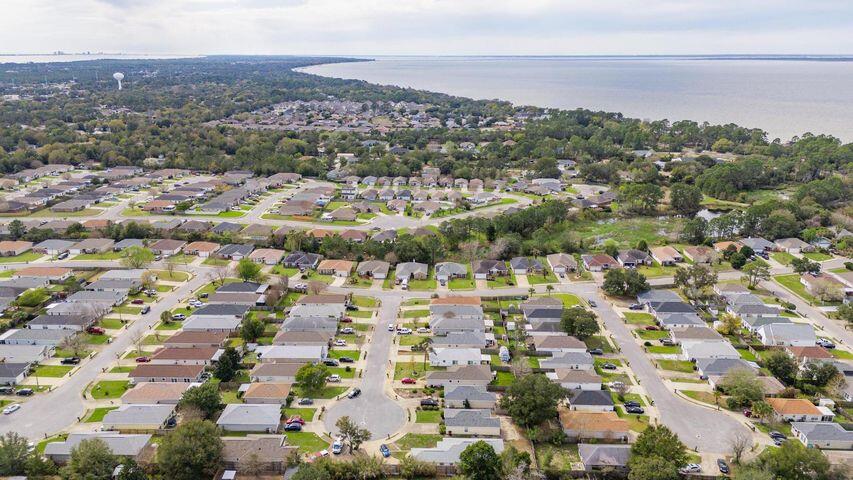 SHADOW LAKES - Residential