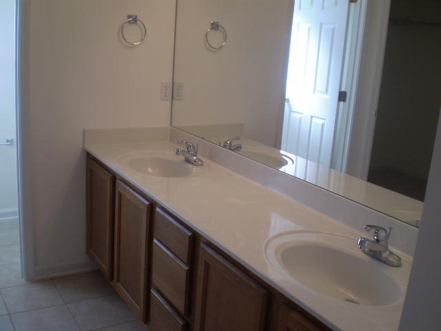 PORT DIXIE - Residential Lease