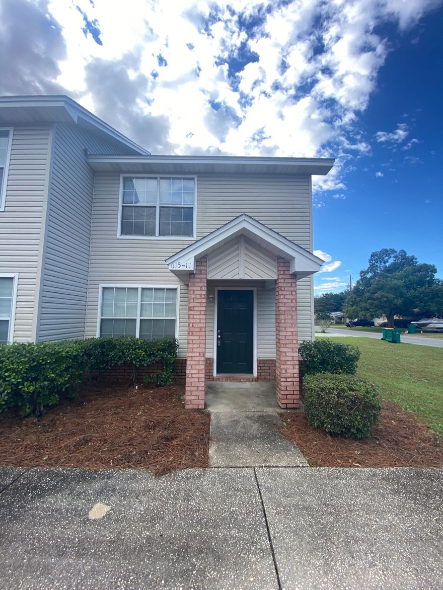 Centrally located 2 bedroom 1.5 bath Fort Walton Beach townhome. This home has a great open living area, all new carpet and appliances and backyard with patio. Sorry no pets or smoking.
