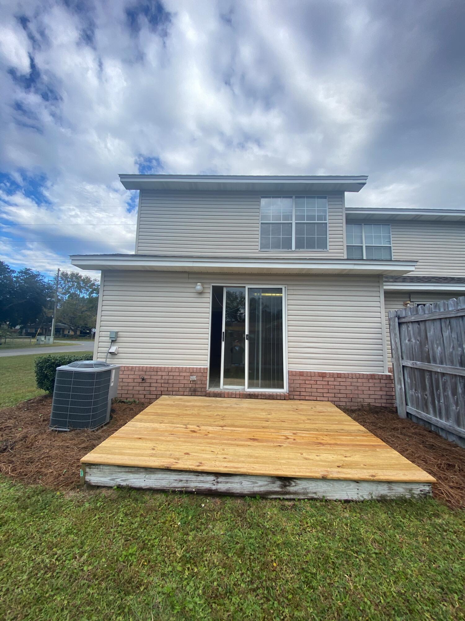 COURTLAND TERRACE T/H - Residential Lease