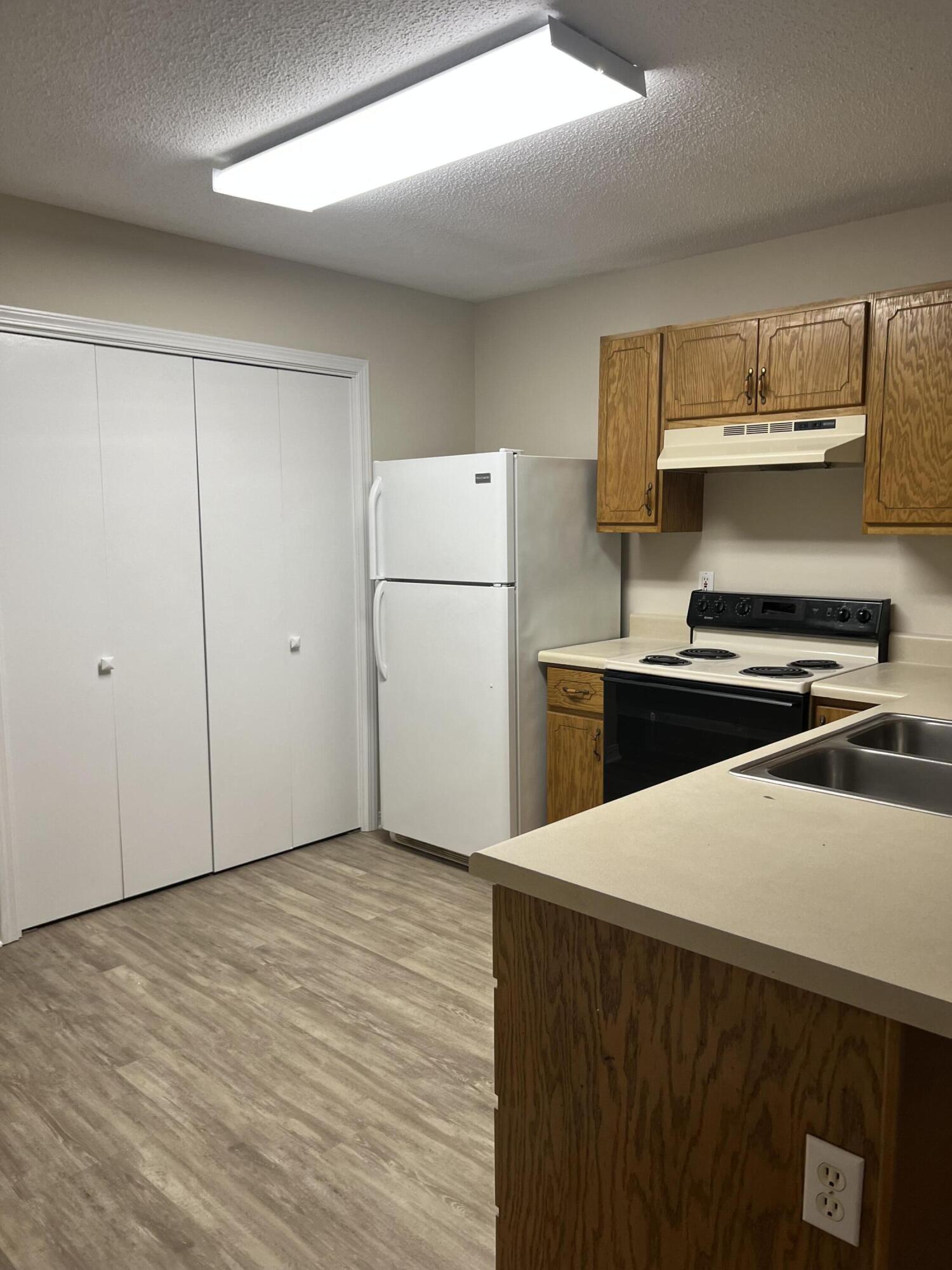 METES & BOUNDS - Residential Lease