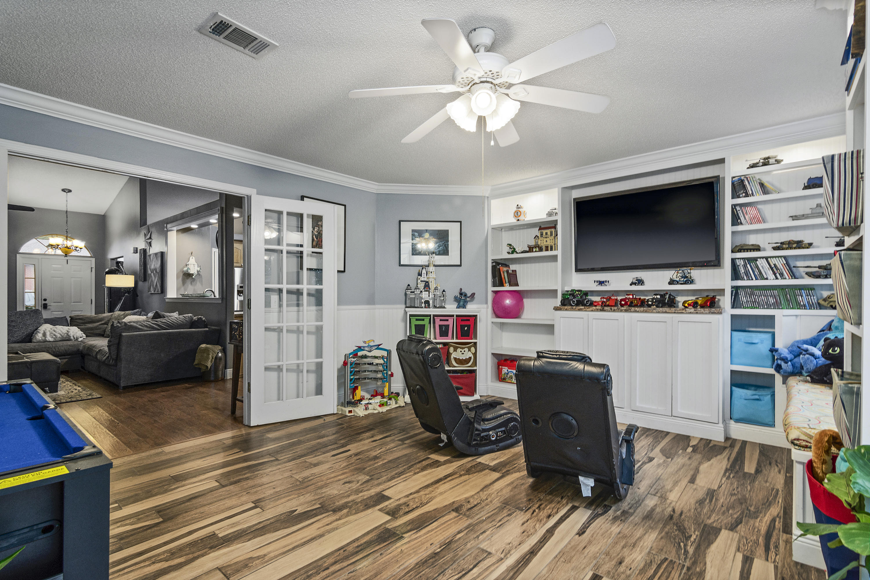 FOX VALLEY - Residential