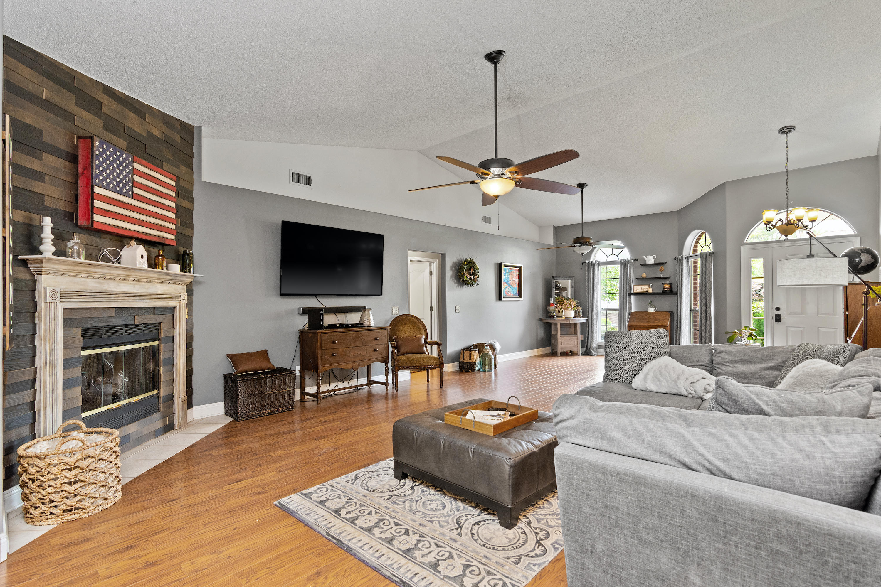 FOX VALLEY - Residential