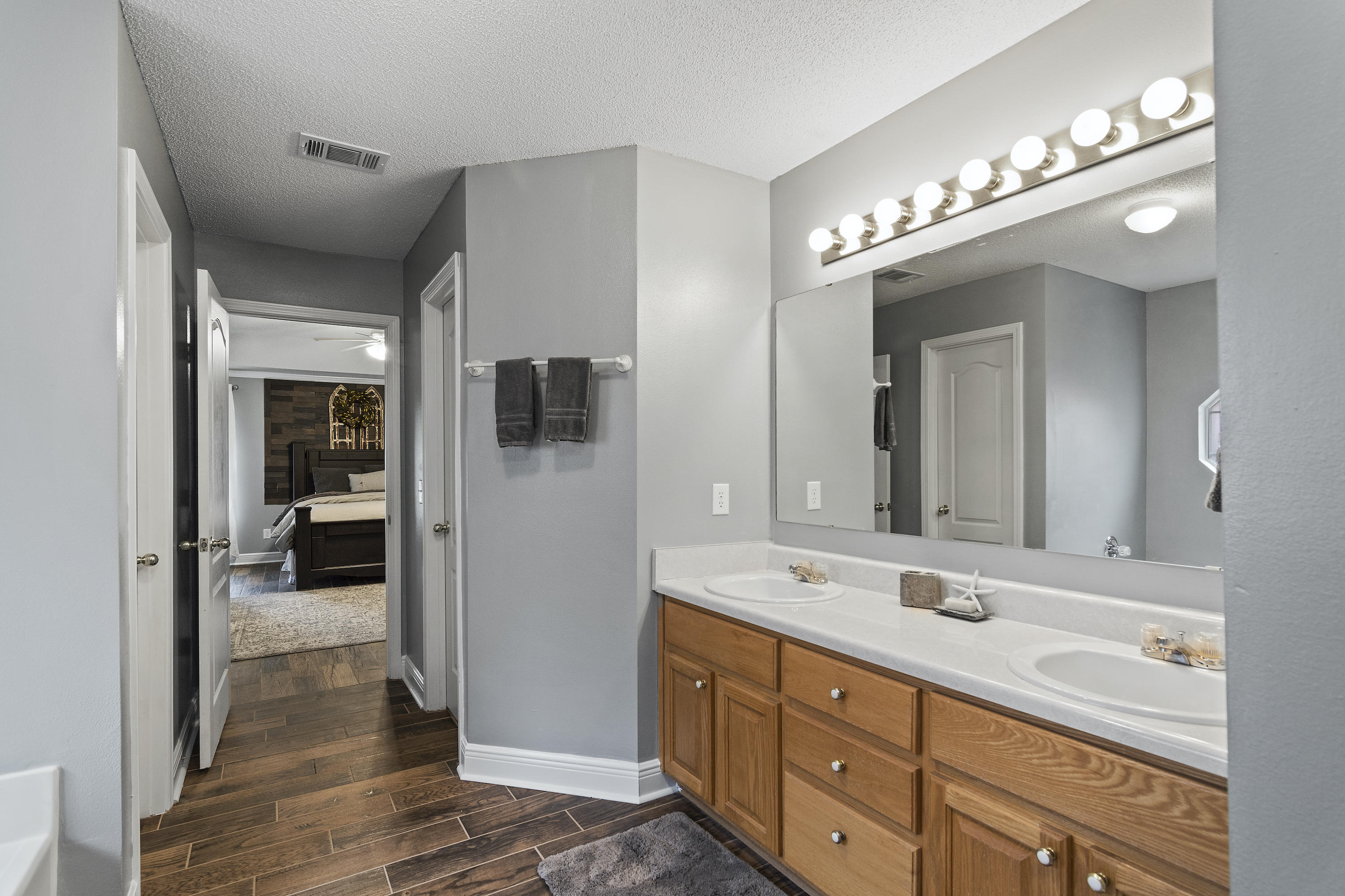 FOX VALLEY - Residential