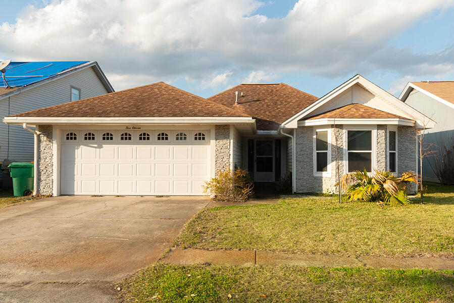 Only minutes to Hurlburt Field and Eglin AFB. 3 bedroom, 2 bathroom and 2 car garage. Fenced back yard with pergola over back deck. Hardwood flooring and gas fireplace in living room.  Kitchen has granite counters and stainless steel appliances.  Master bedroom on first floor. No smoking/vaping inside home or garage.