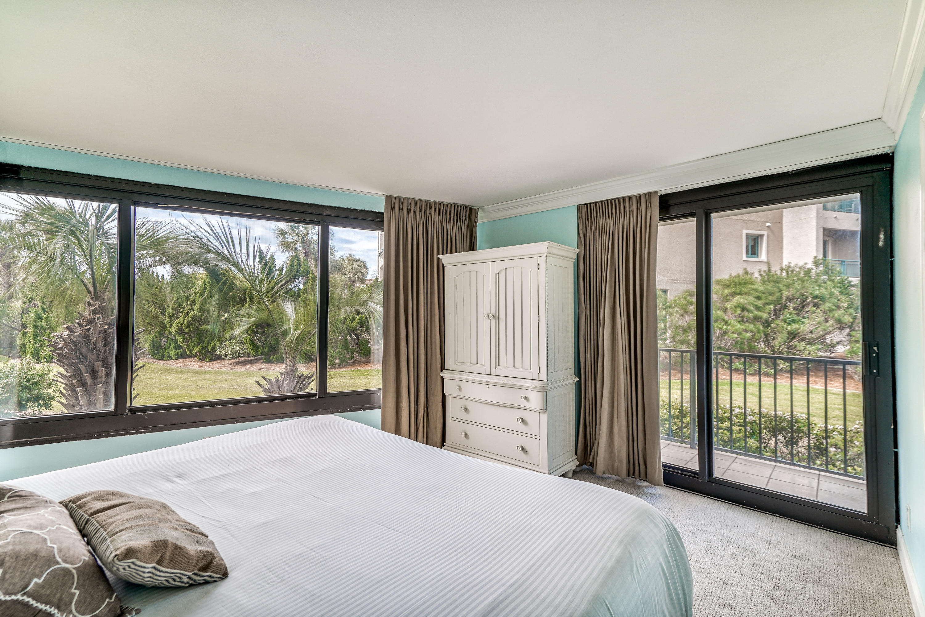 BEACHSIDE 1 CONDO - Residential