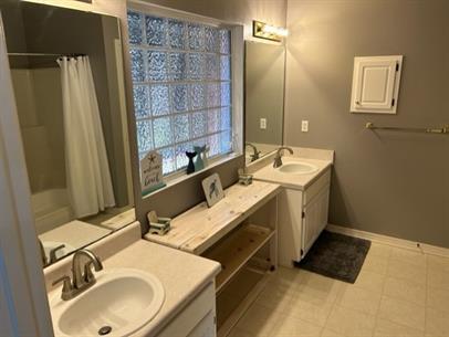 MANDAVILLA - Residential Lease
