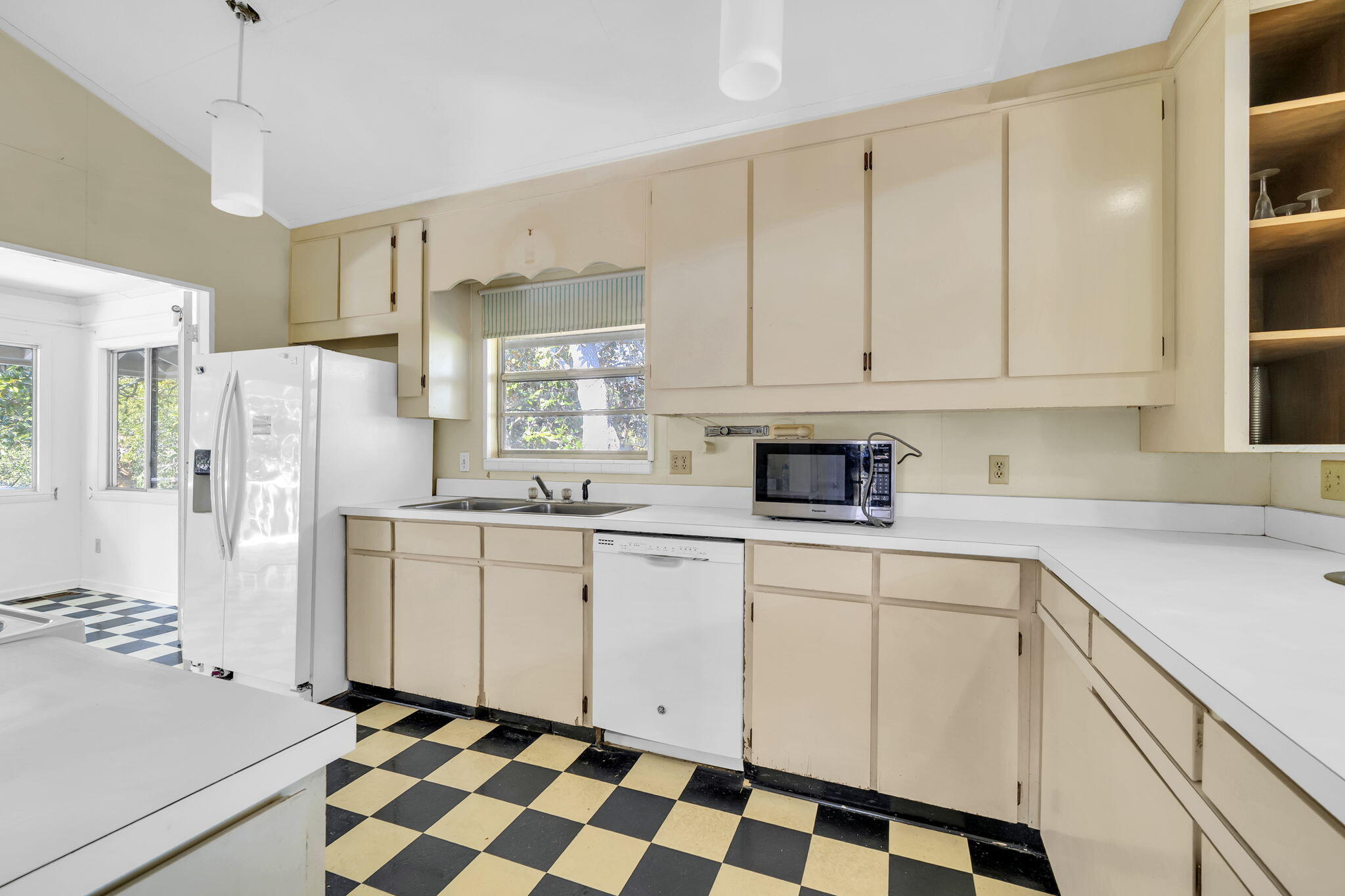 FOUR MILE VILLAGE - Residential