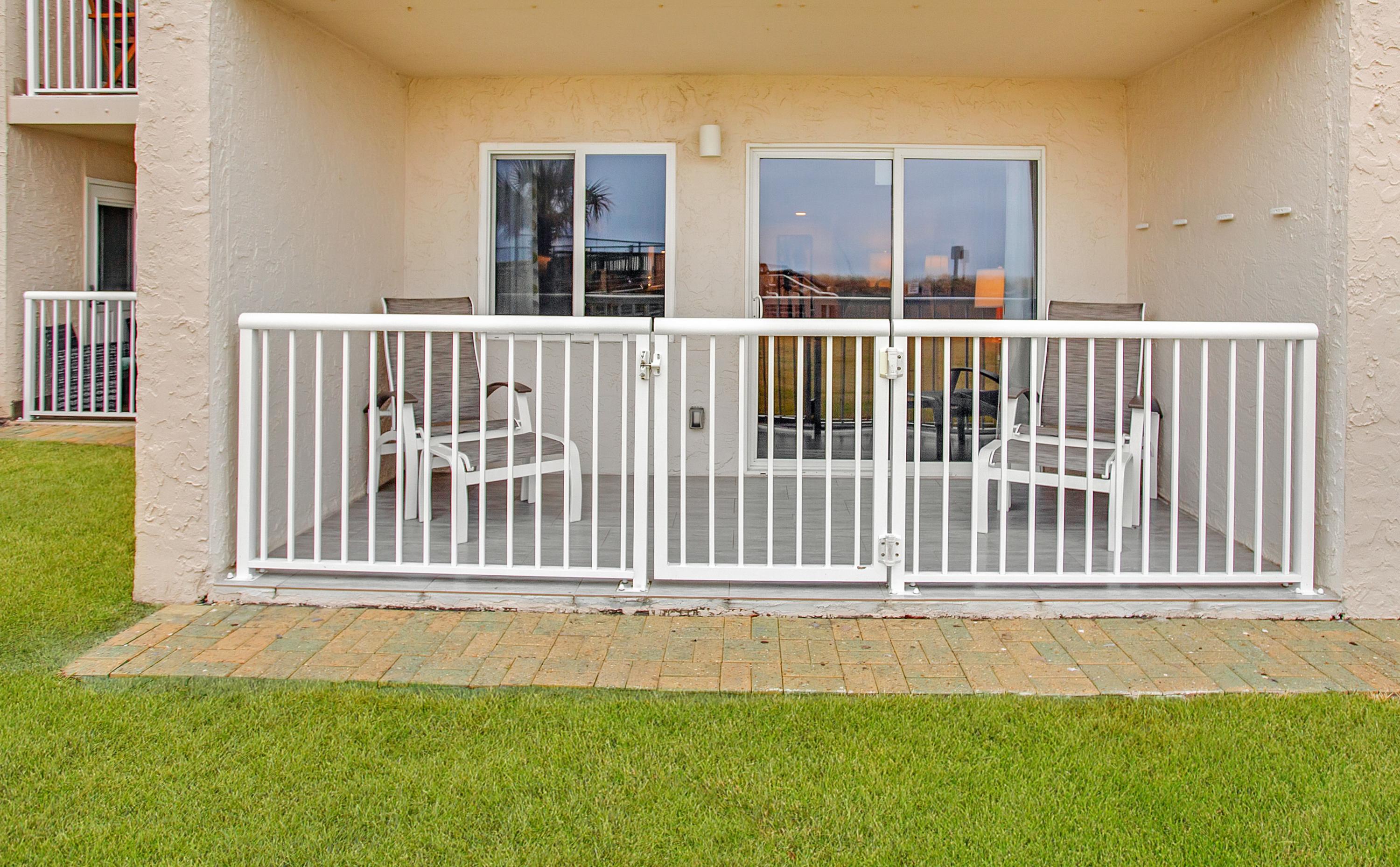 HOLIDAY SURF & RACQUET CLUB - Residential